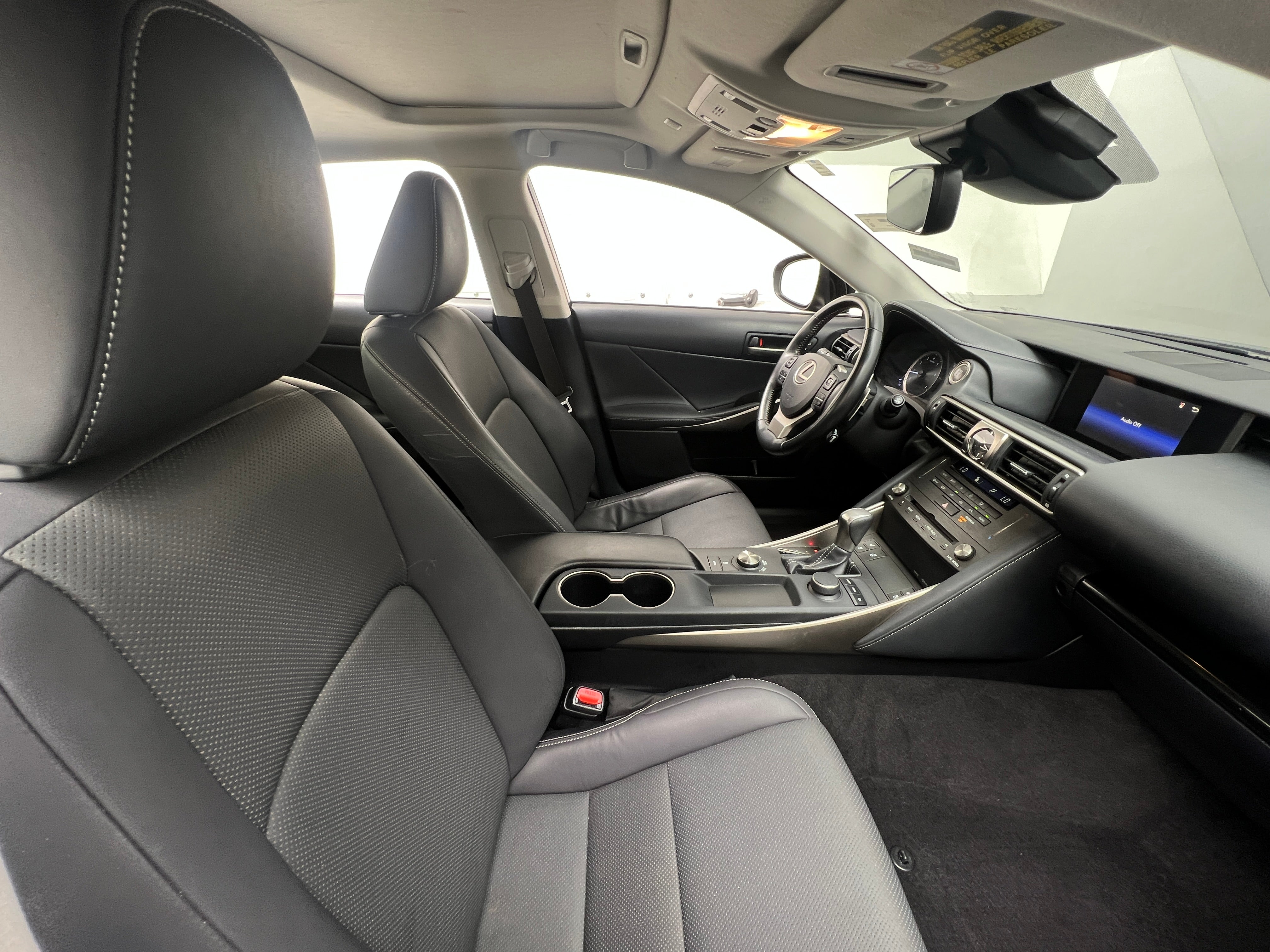 Thumbnail: 2019 Lexus IS - 2