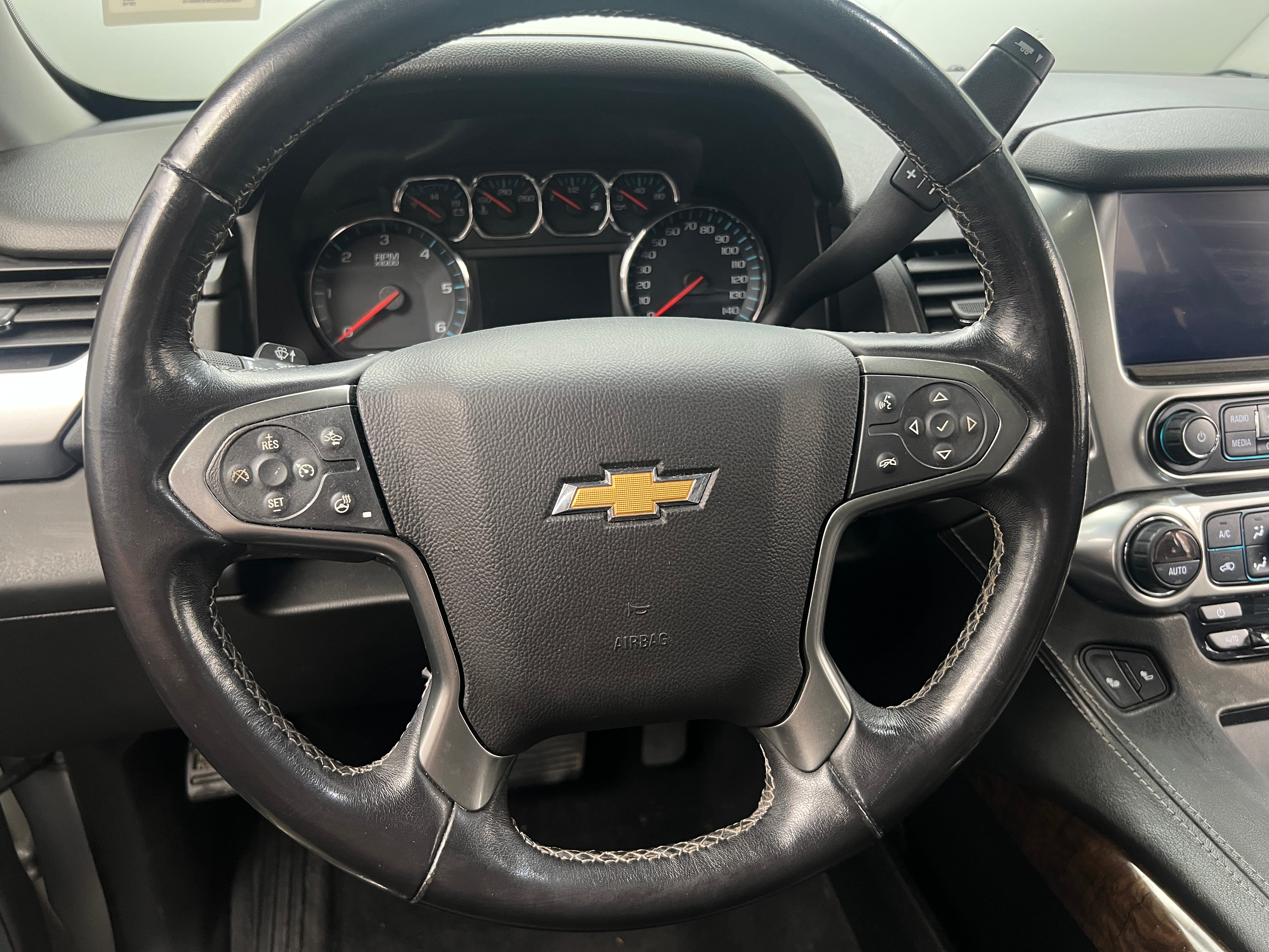 2019 Chevrolet Suburban LT 5