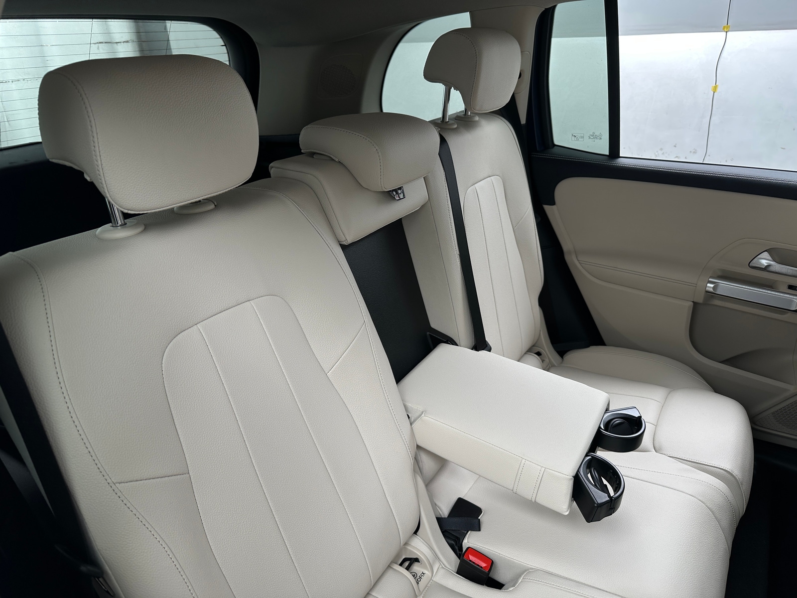 Thumbnail: 2021 Mercedes-Benz GLB - 6