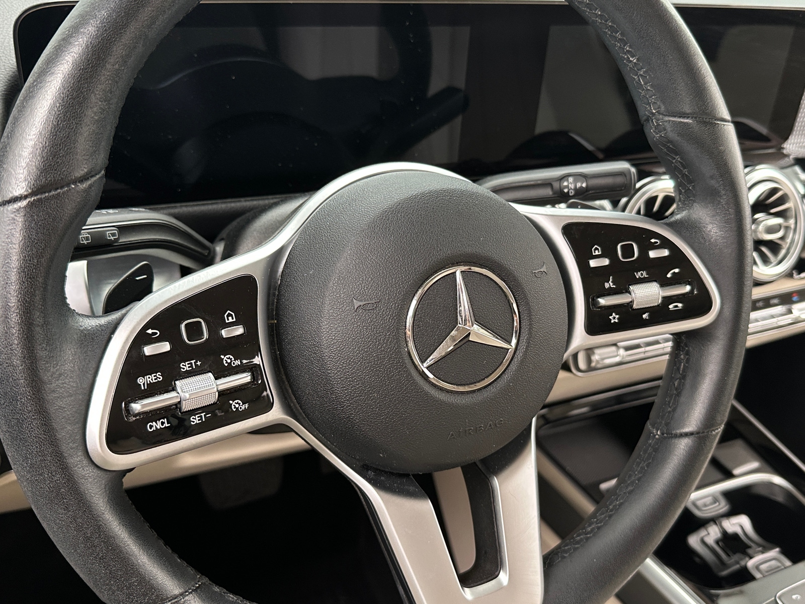 Thumbnail: 2021 Mercedes-Benz GLB - 5