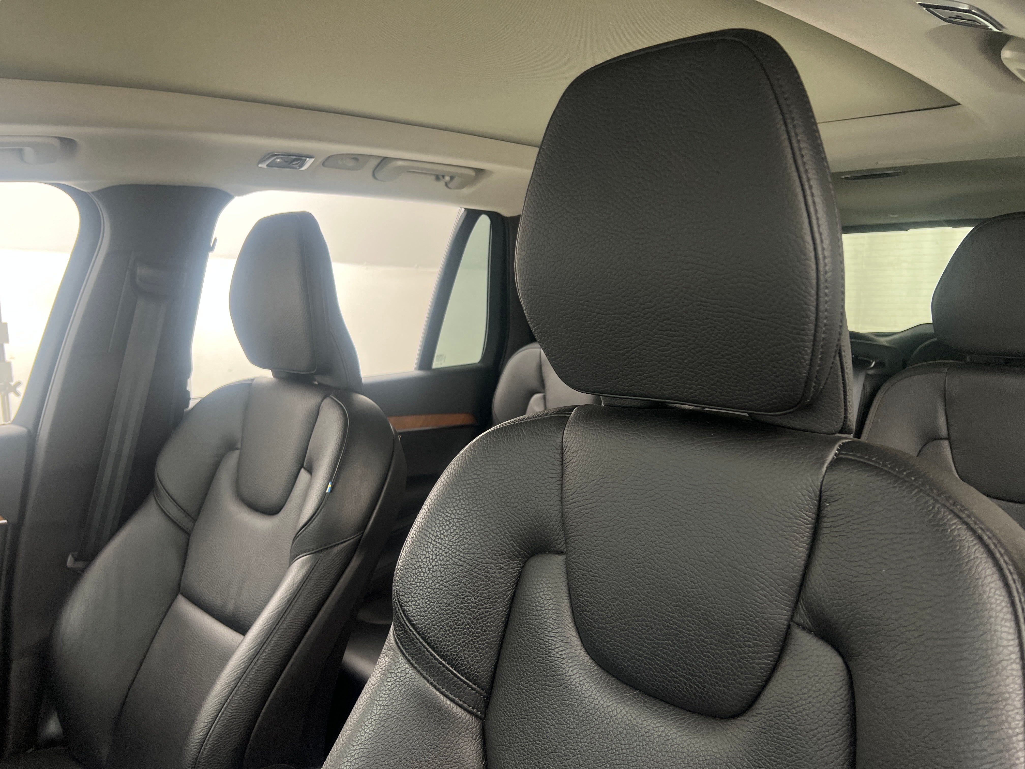 2022 Volvo XC90 T6 Momentum 2