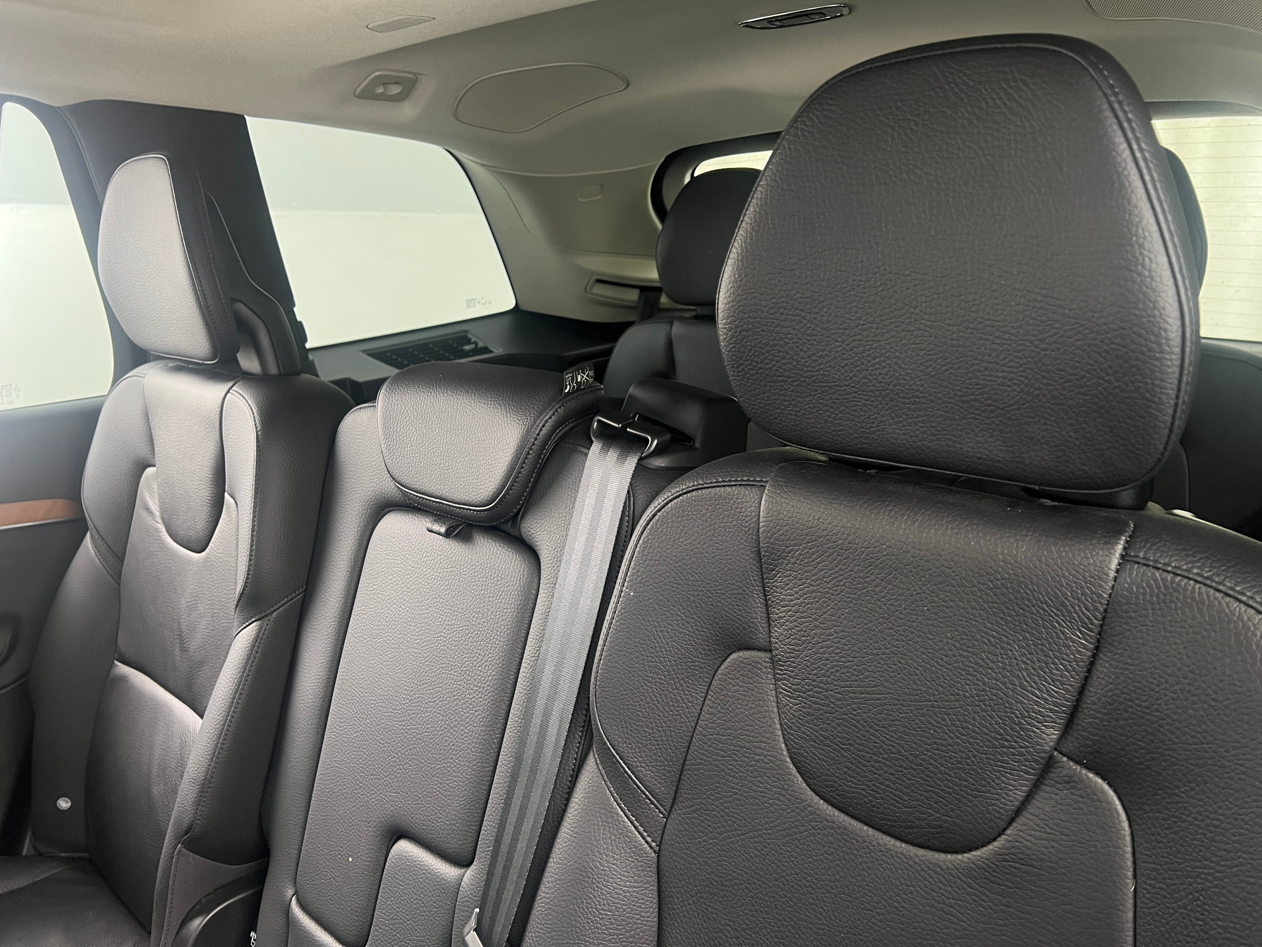 2022 Volvo XC90 T6 Momentum 6