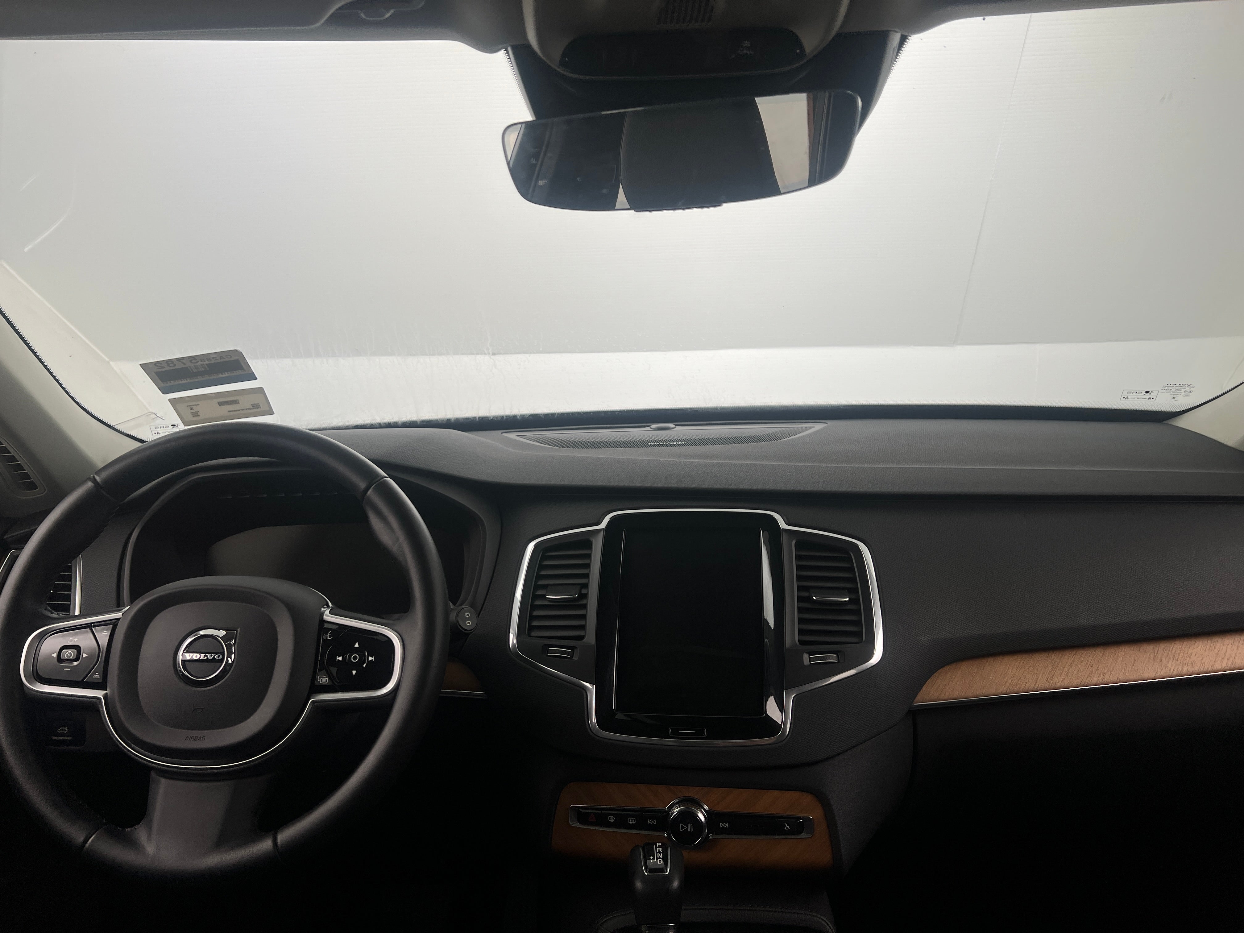 2022 Volvo XC90 T6 Momentum 3