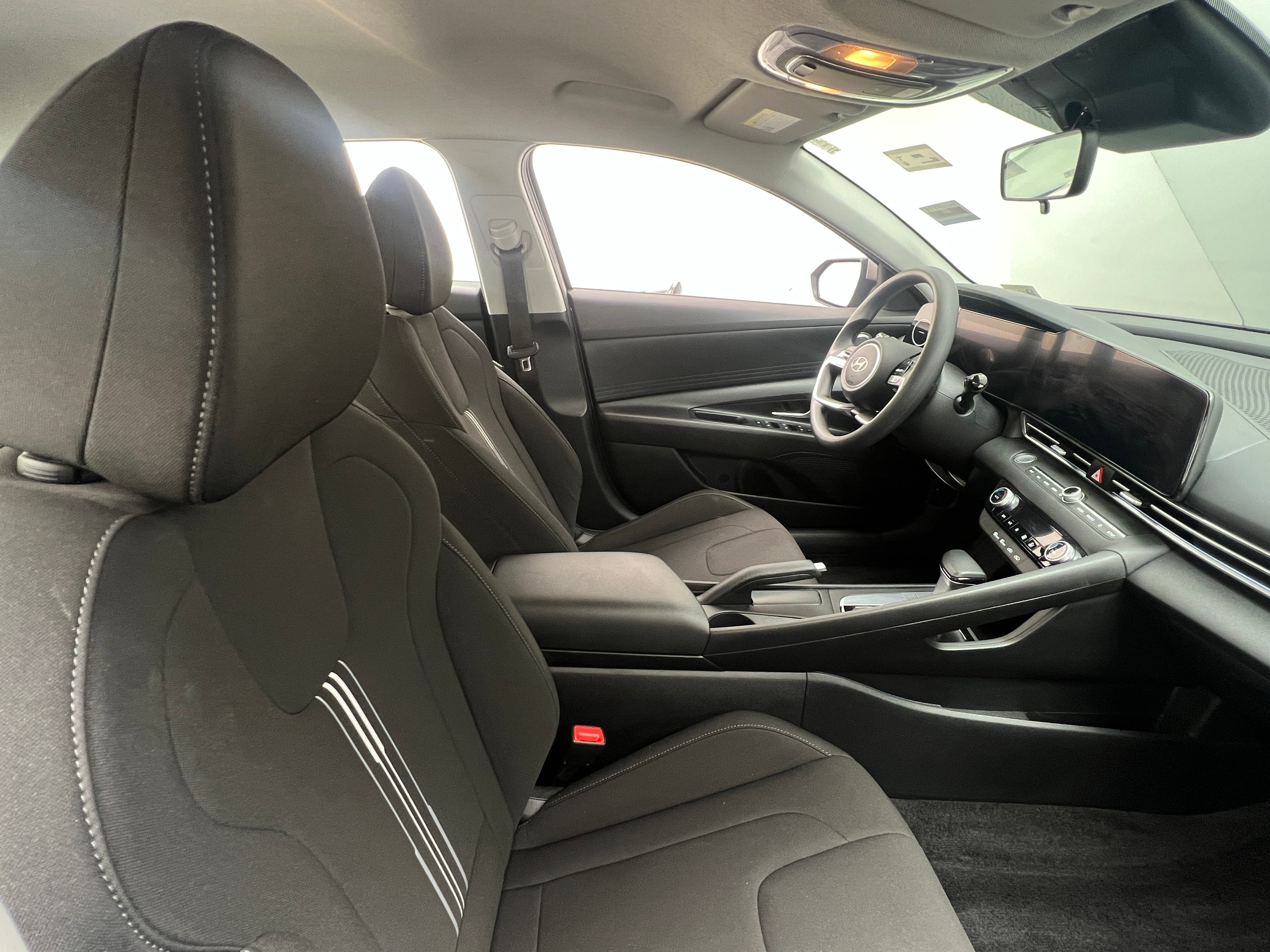 2024 Hyundai Elantra SEL 2