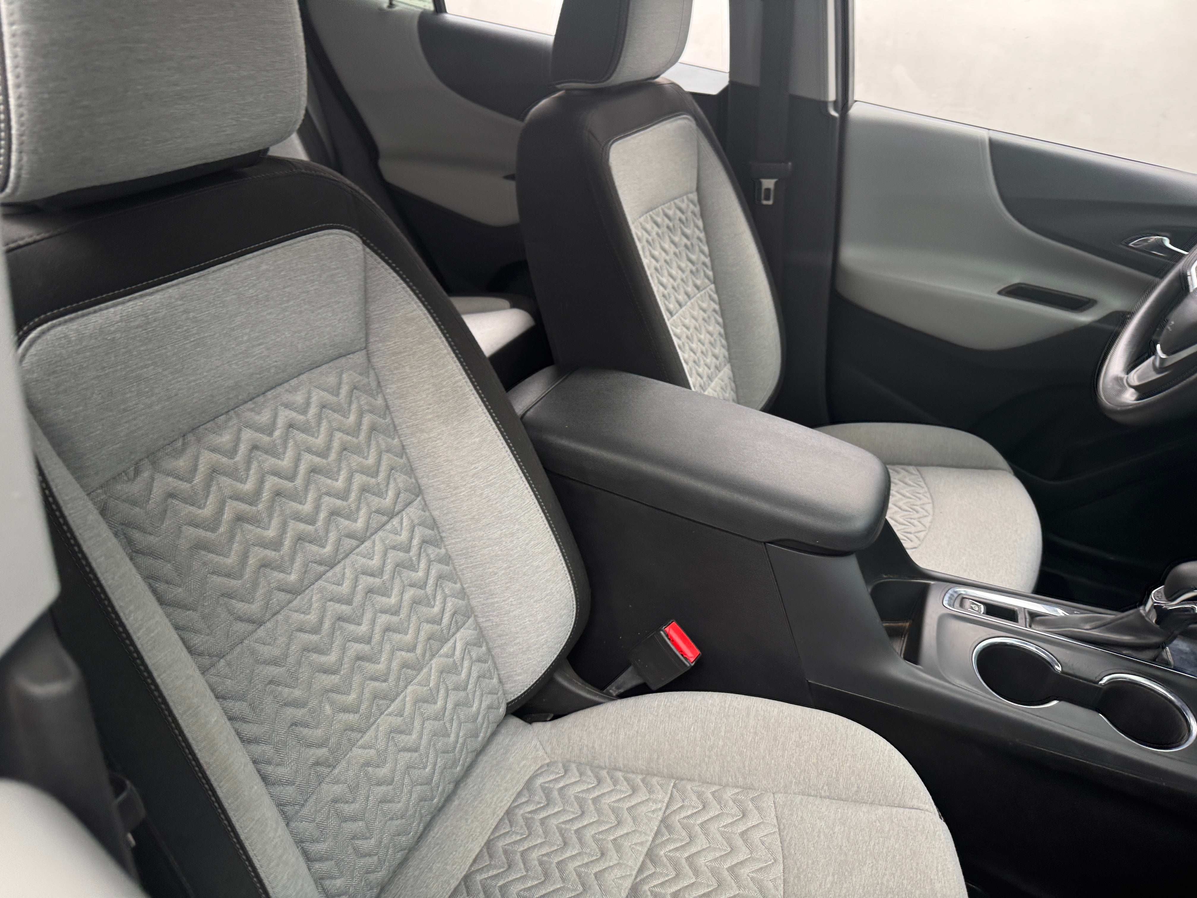 2023 Chevrolet Equinox LS 2