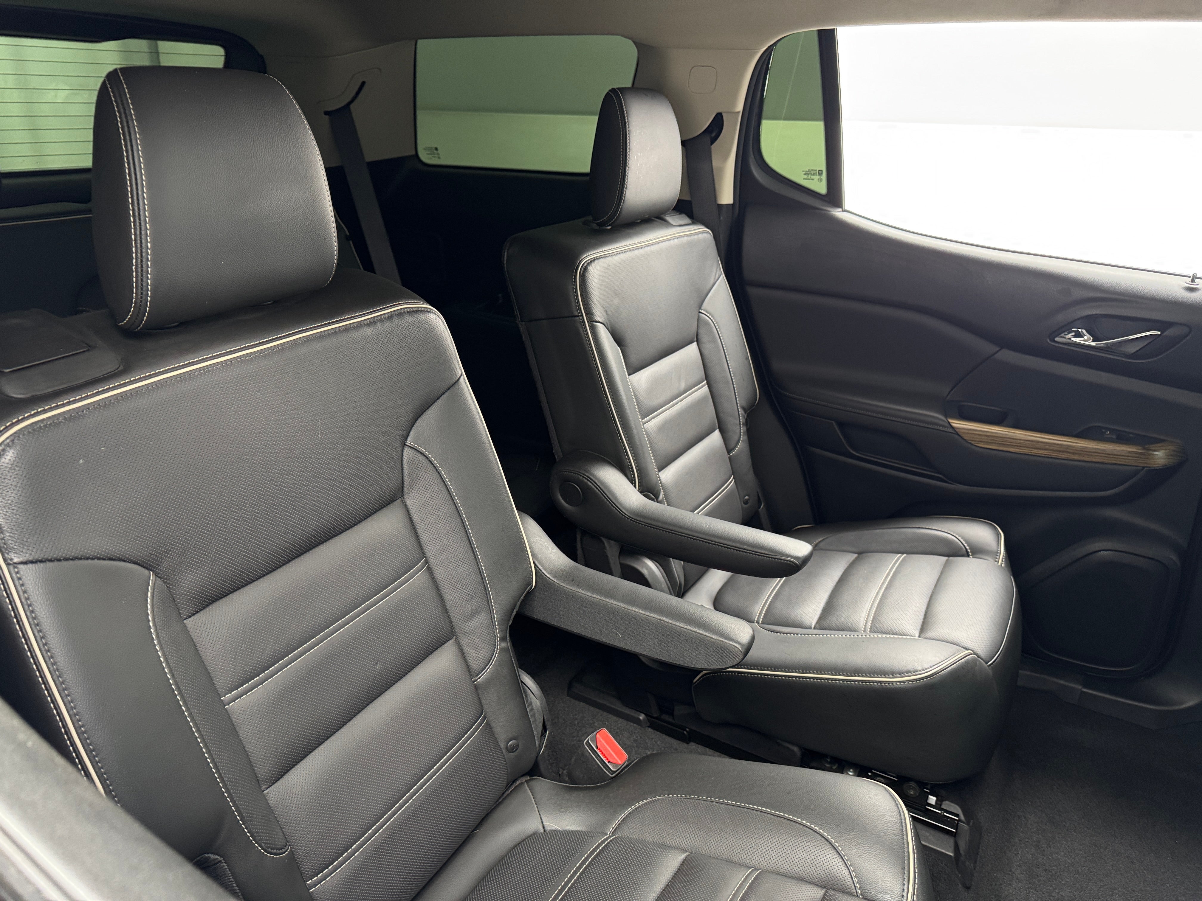 2017 GMC Acadia Denali 5