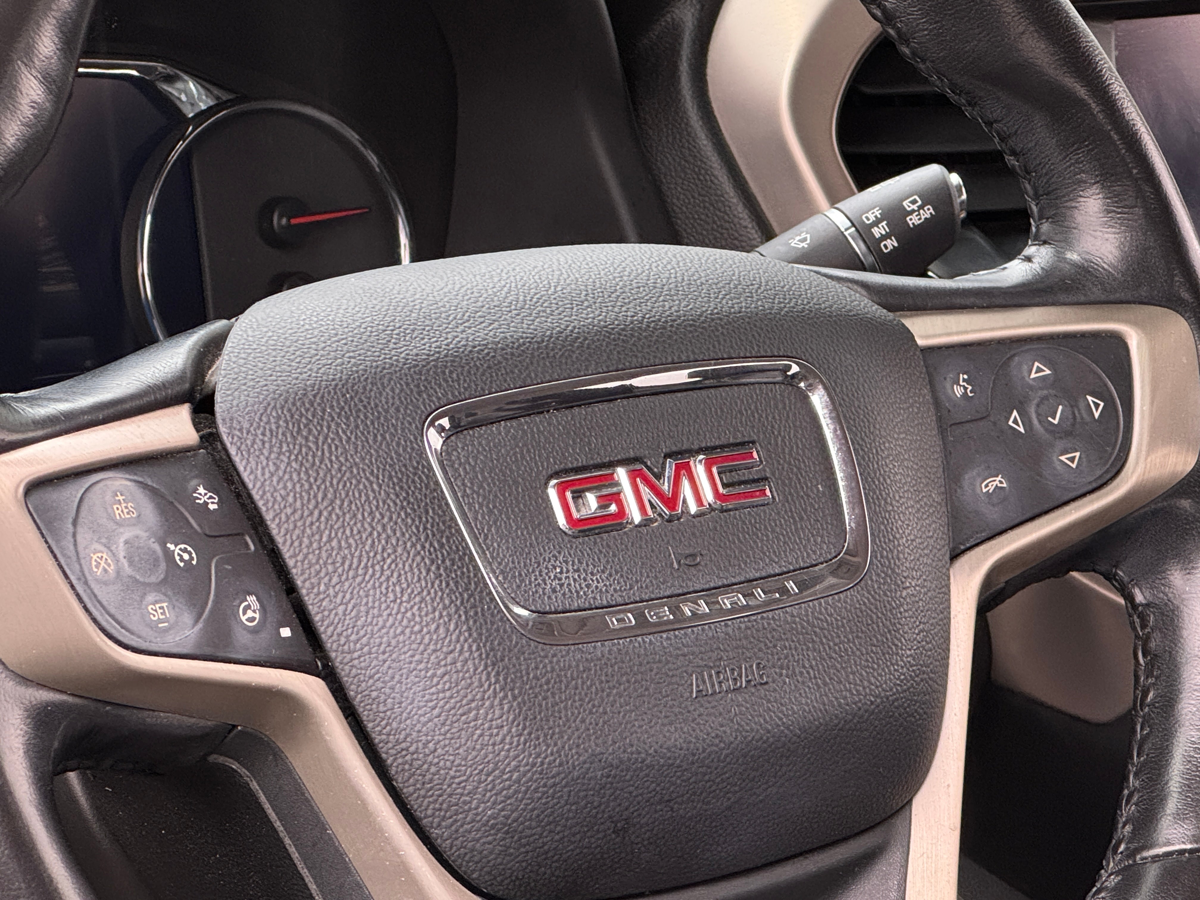 2017 GMC Acadia Denali 4