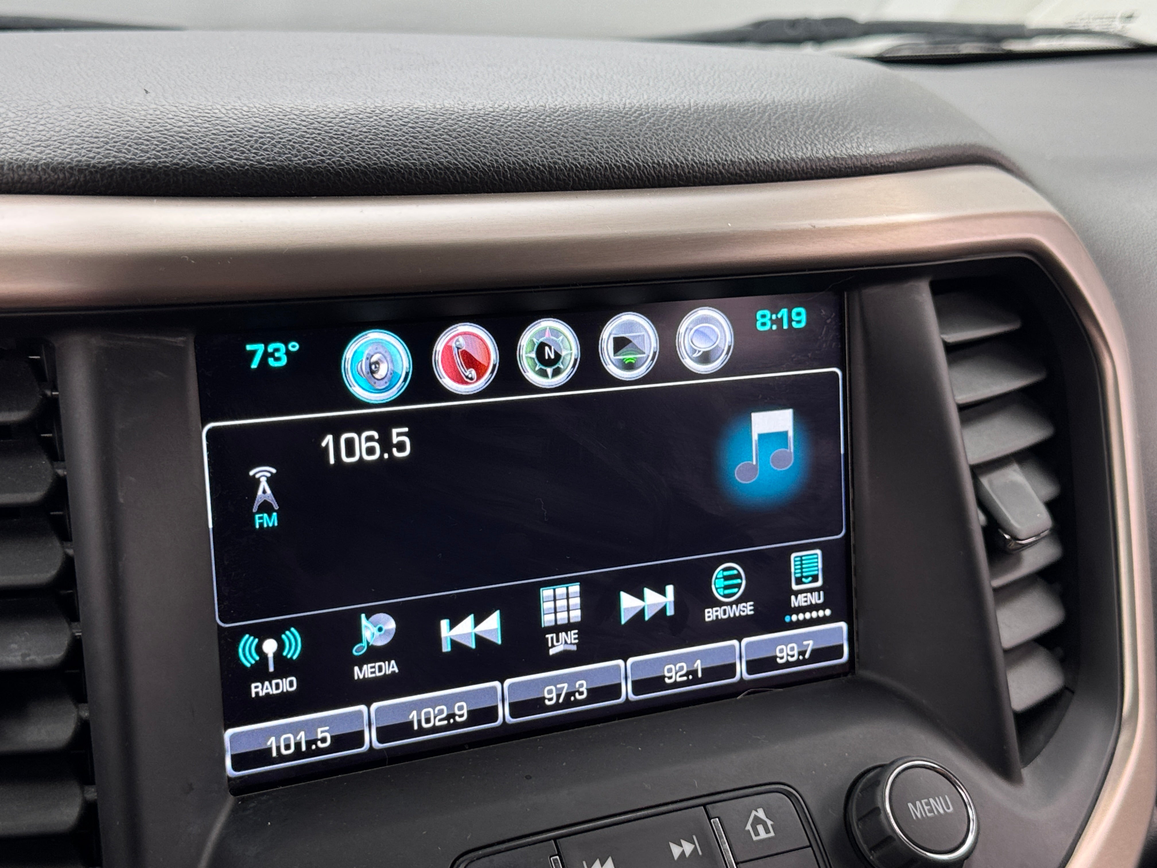 2017 GMC Acadia Denali 3