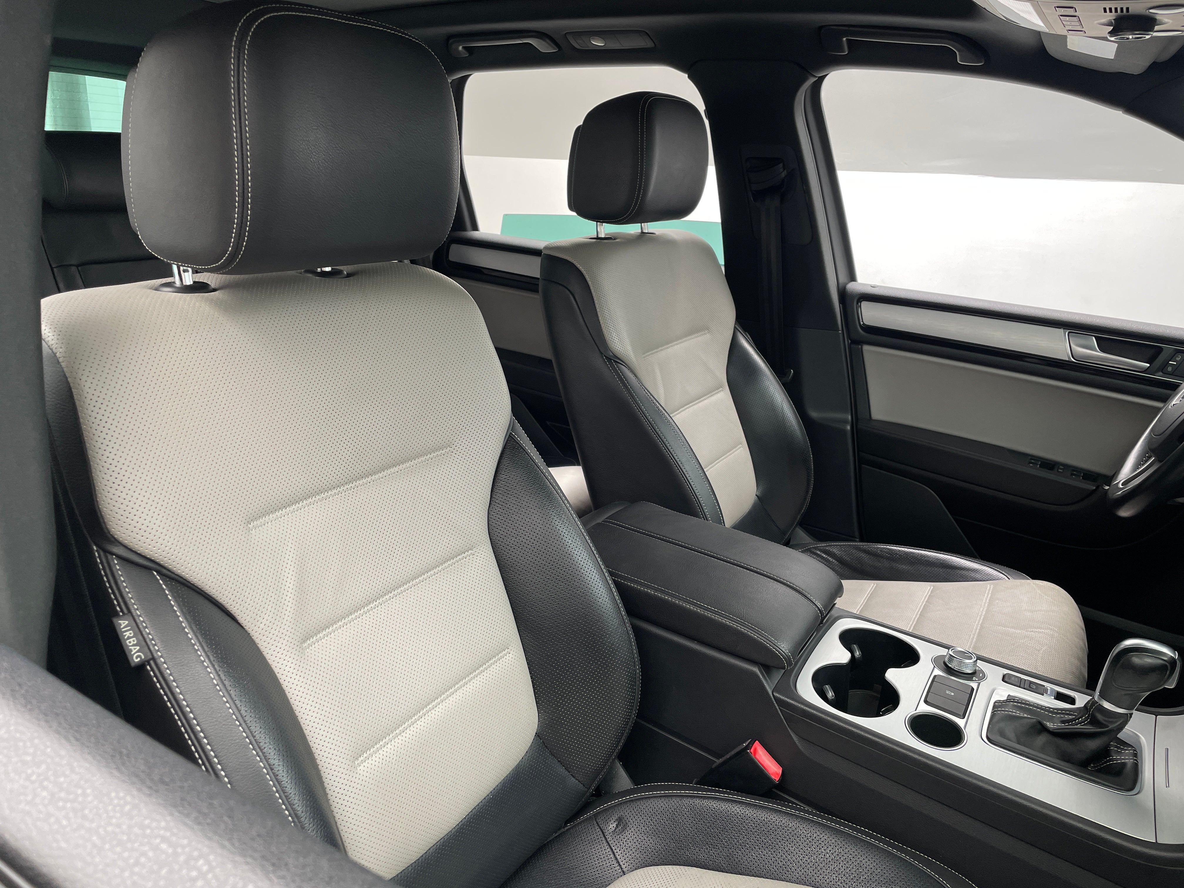 2017 Volkswagen Touareg Wolfsburg Edition 2