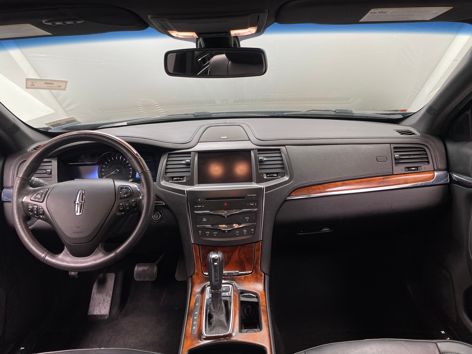 Thumbnail: 2014 Lincoln MKS - 2