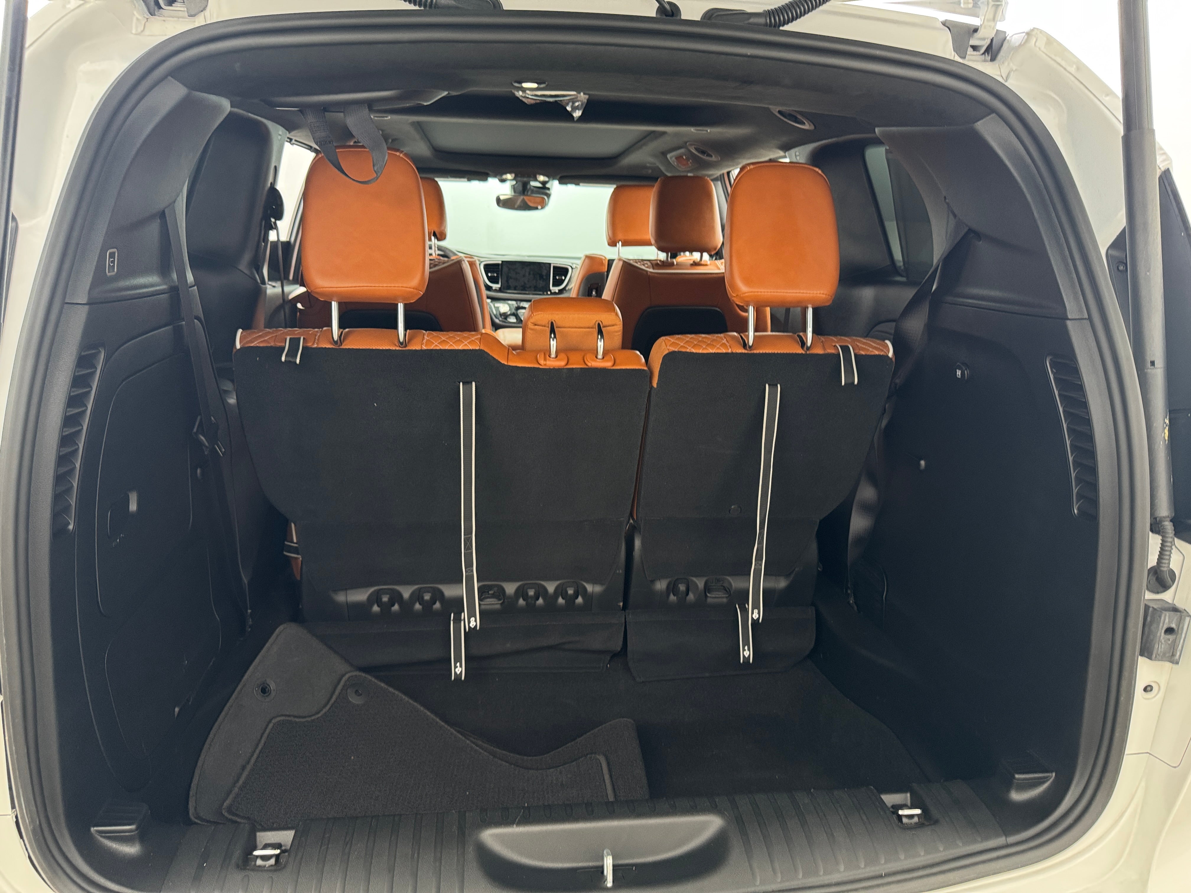 2024 Chrysler Pacifica Hybrid Pinnacle 6