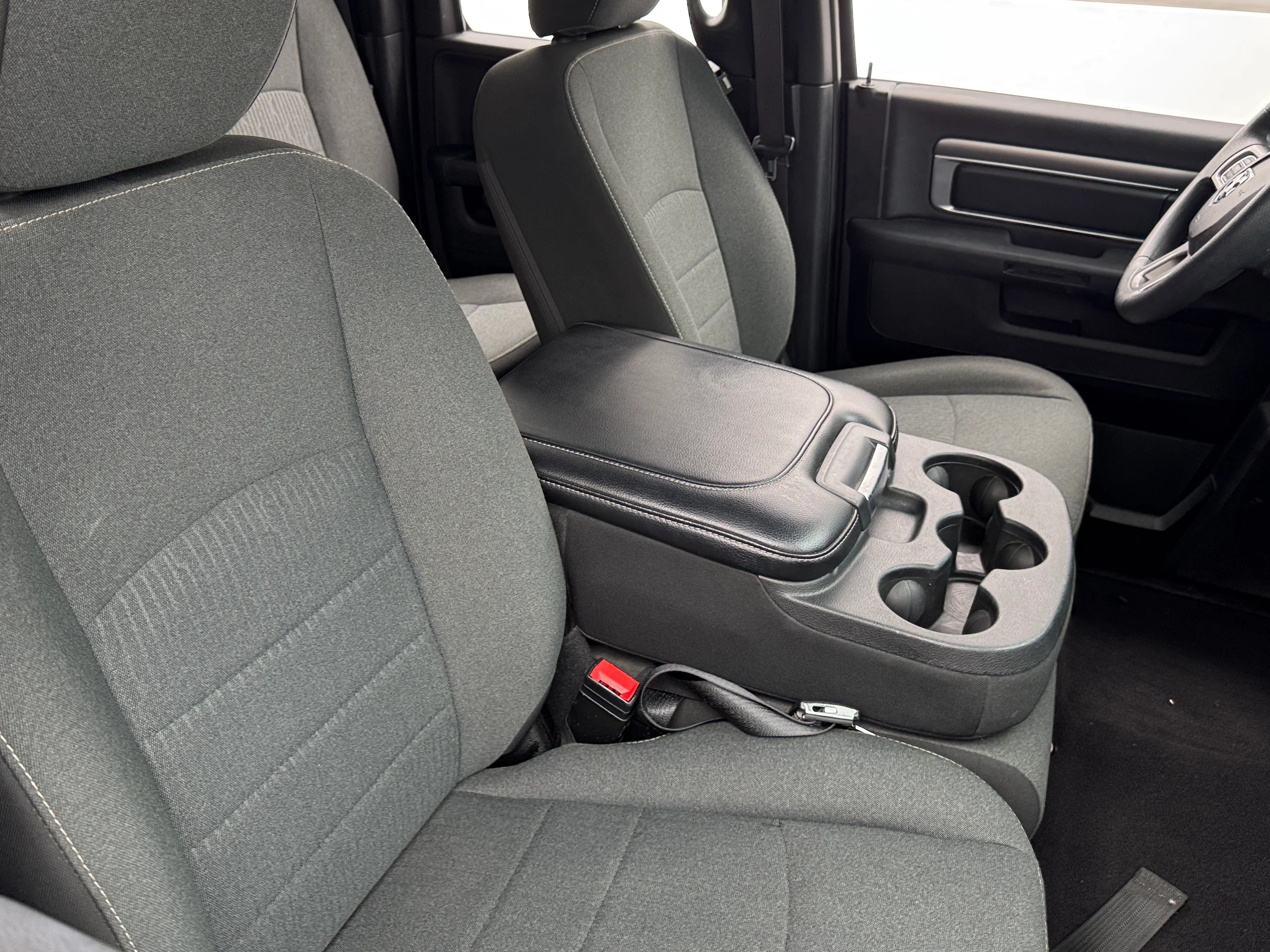 2022 RAM 1500 Classic Warlock 2