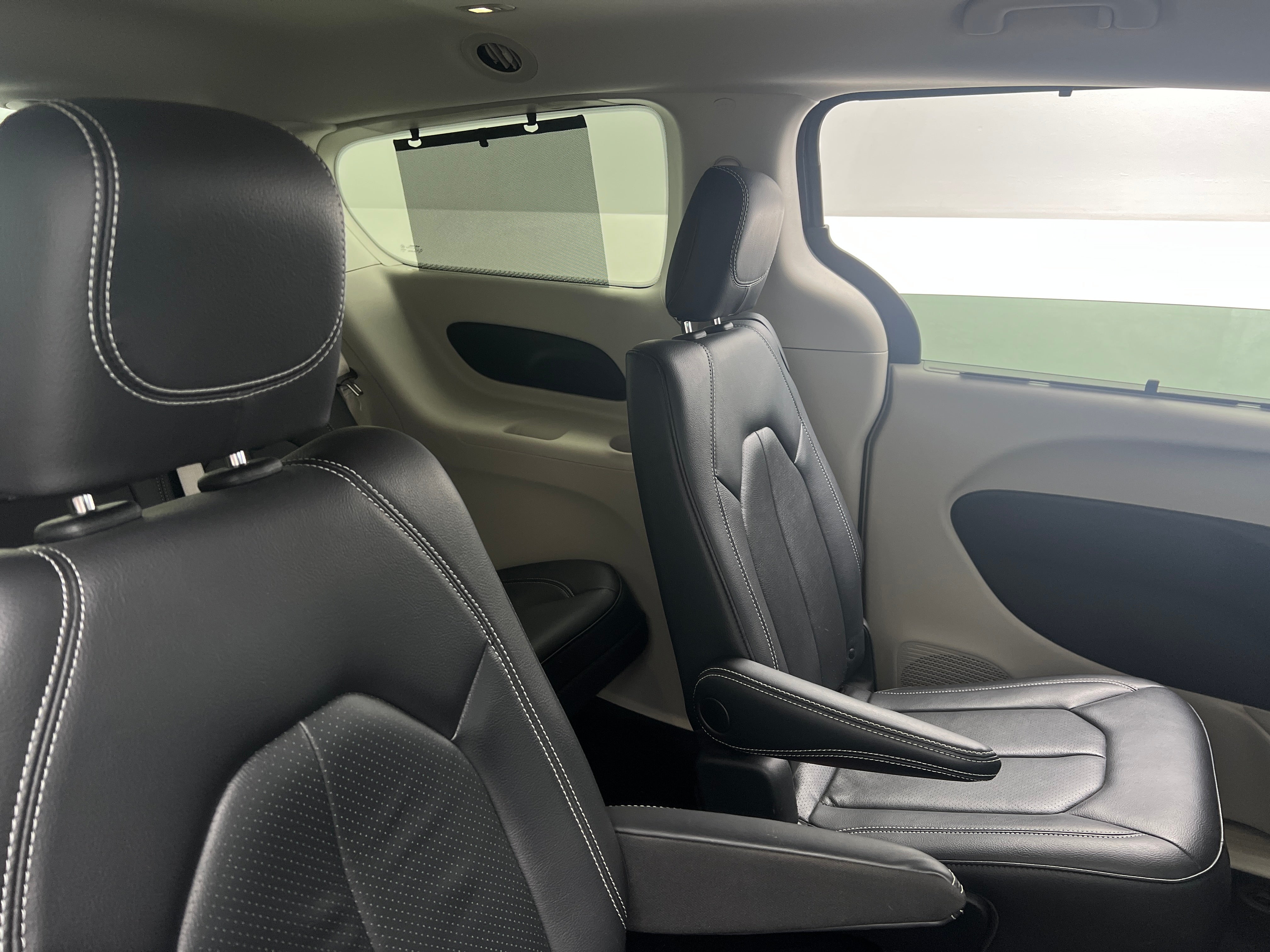 2022 Chrysler Pacifica Touring L 5