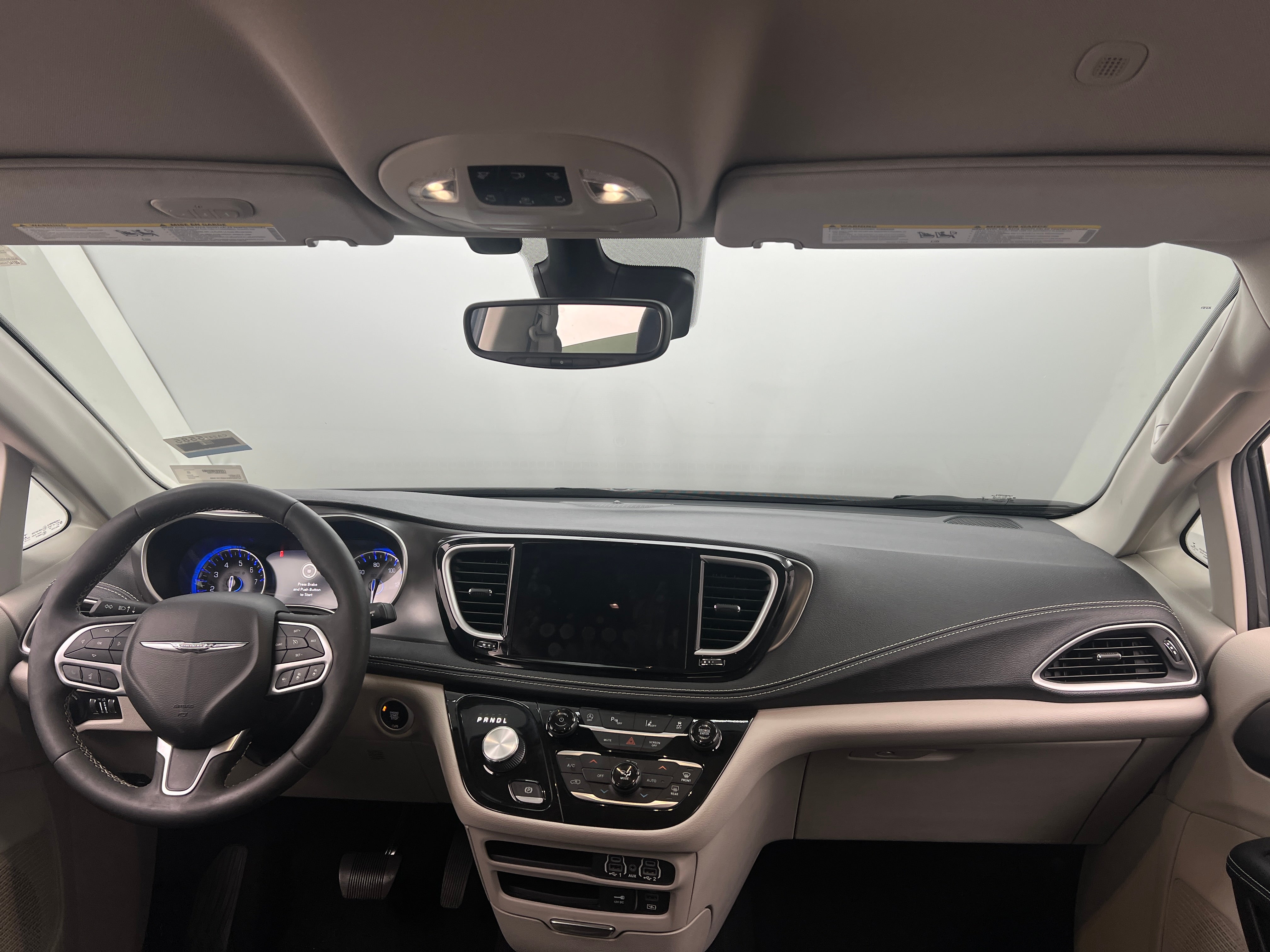2022 Chrysler Pacifica Touring L 2