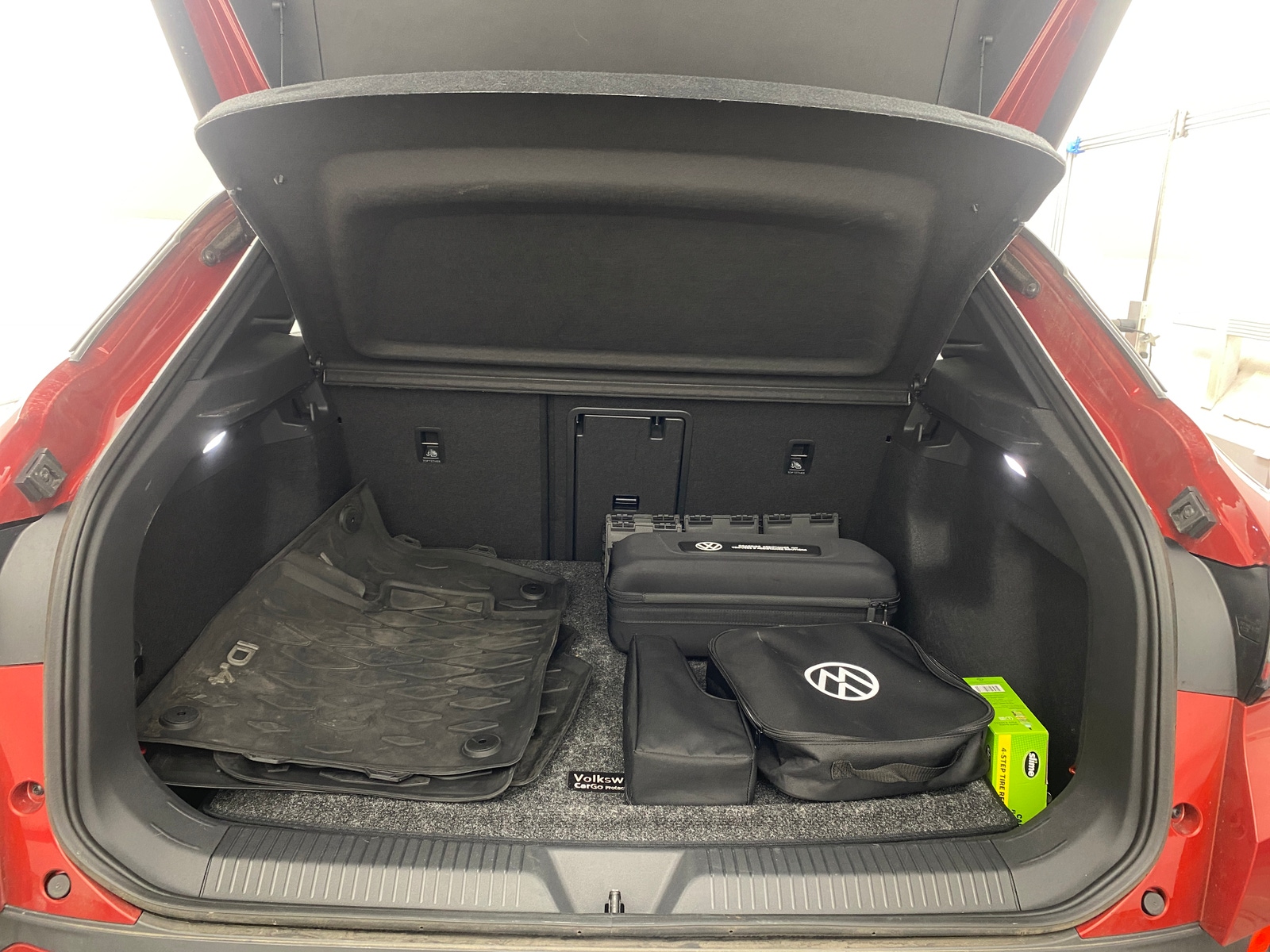 Thumbnail: 2023 Volkswagen ID.4 - 6