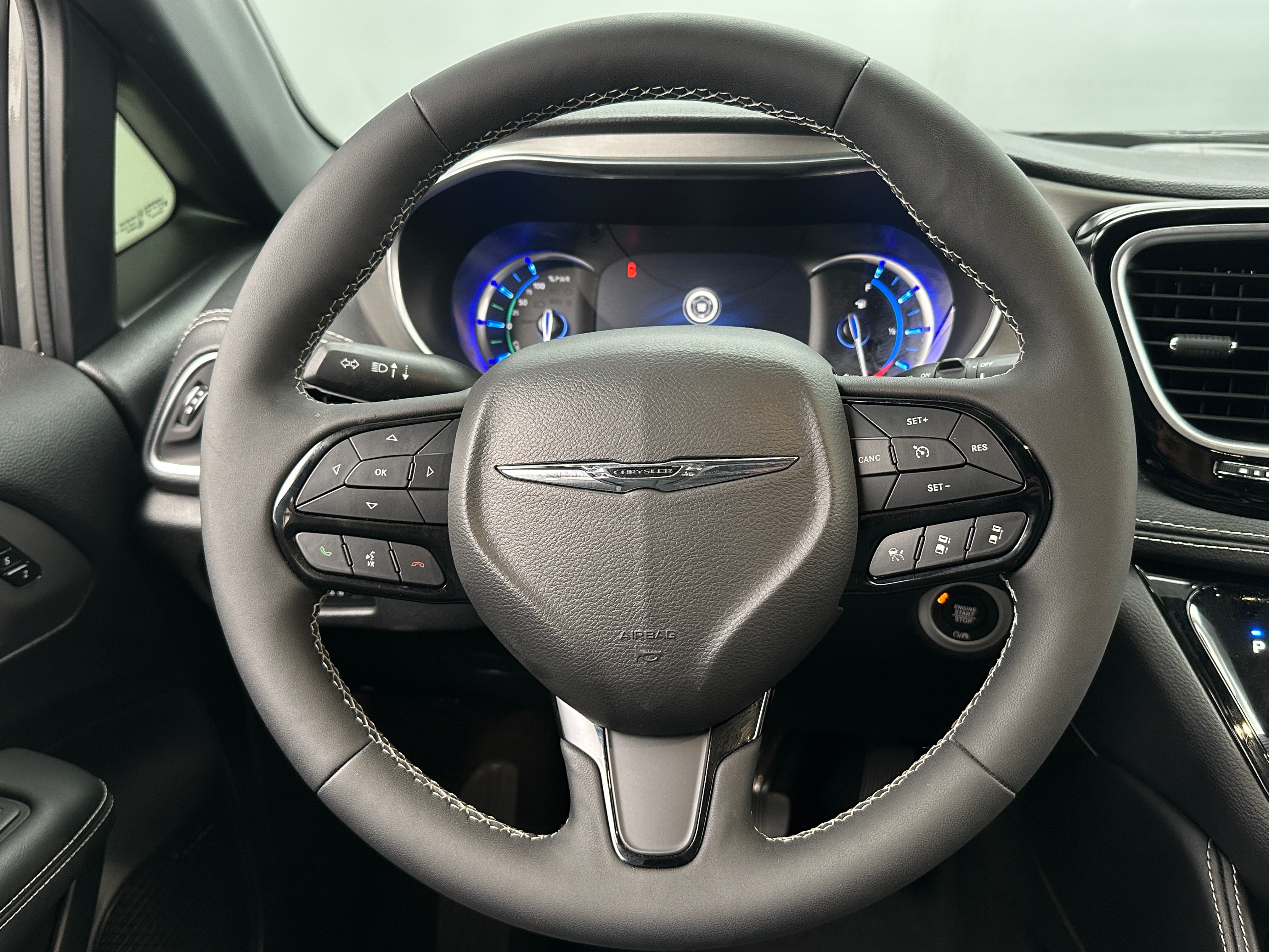 2022 Chrysler Pacifica Hybrid Limited 4