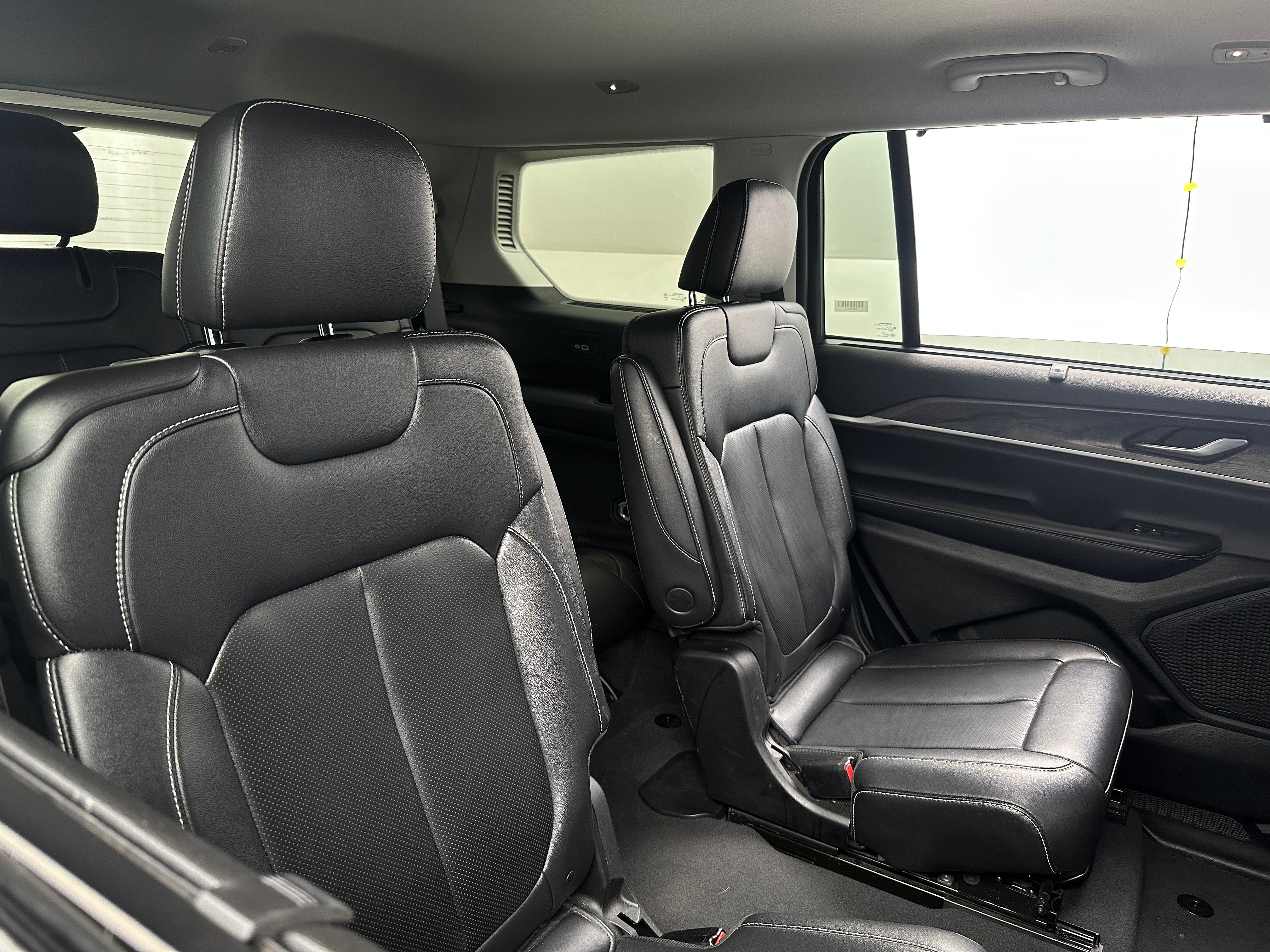 2023 Jeep Grand Cherokee L Limited Edition 5