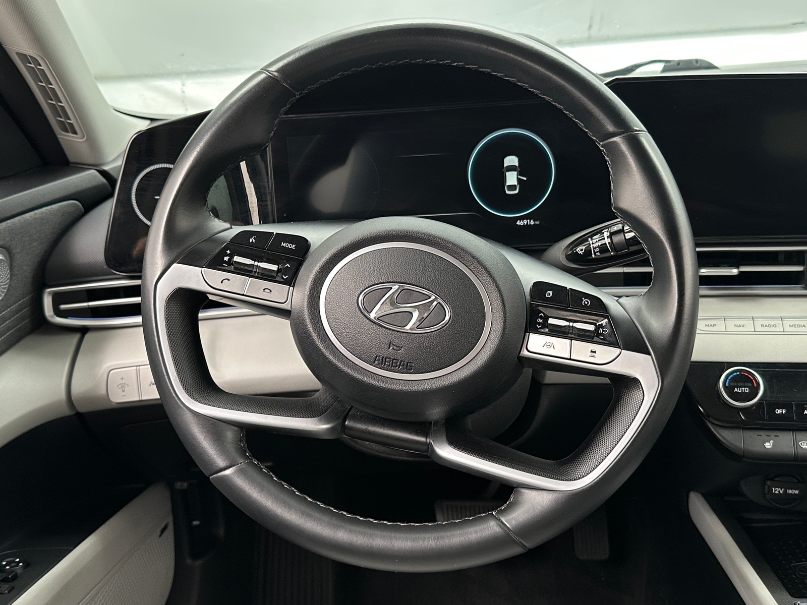 Thumbnail: 2022 Hyundai Elantra - 4