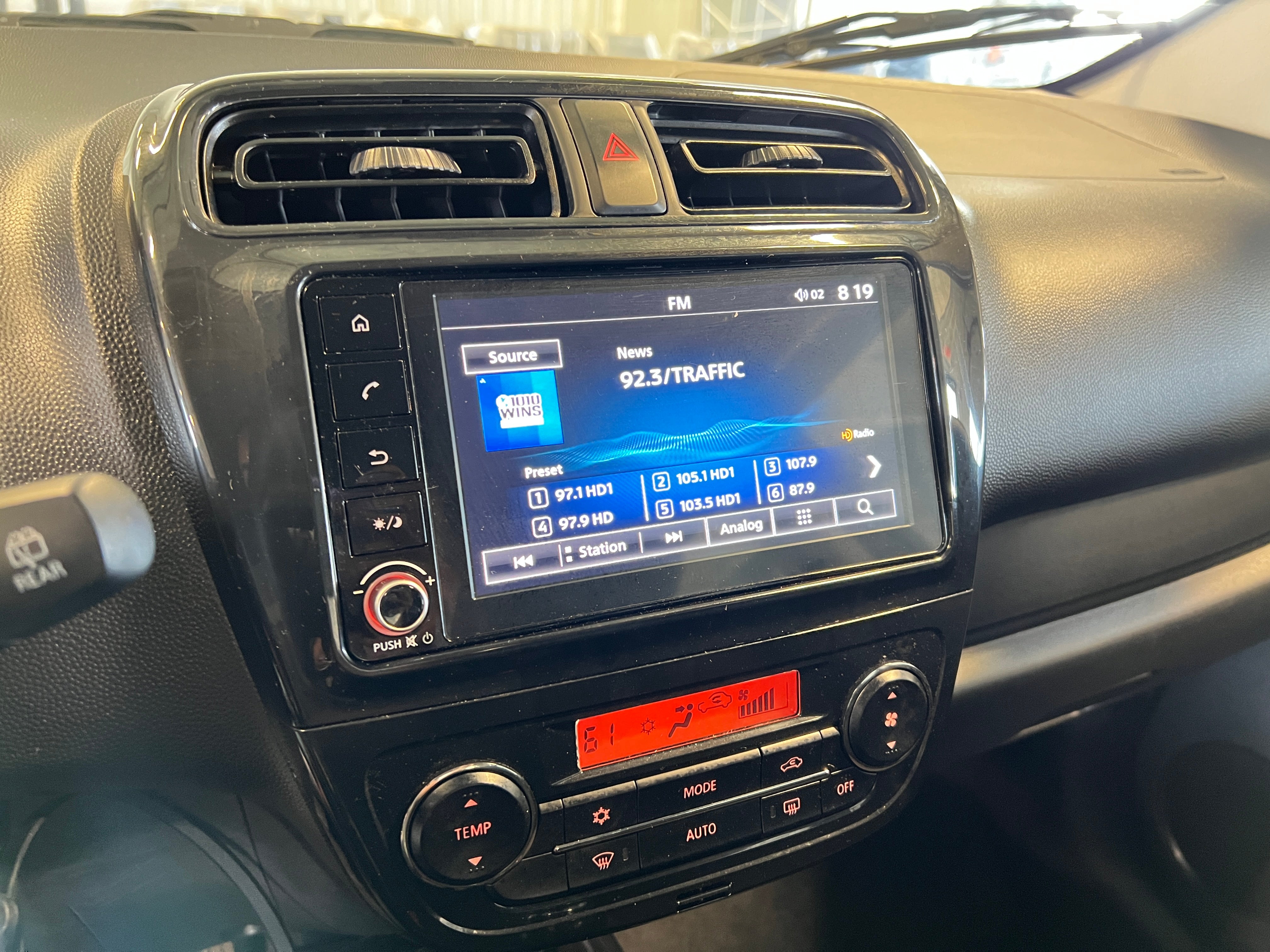 2022 Mitsubishi Mirage ES 4