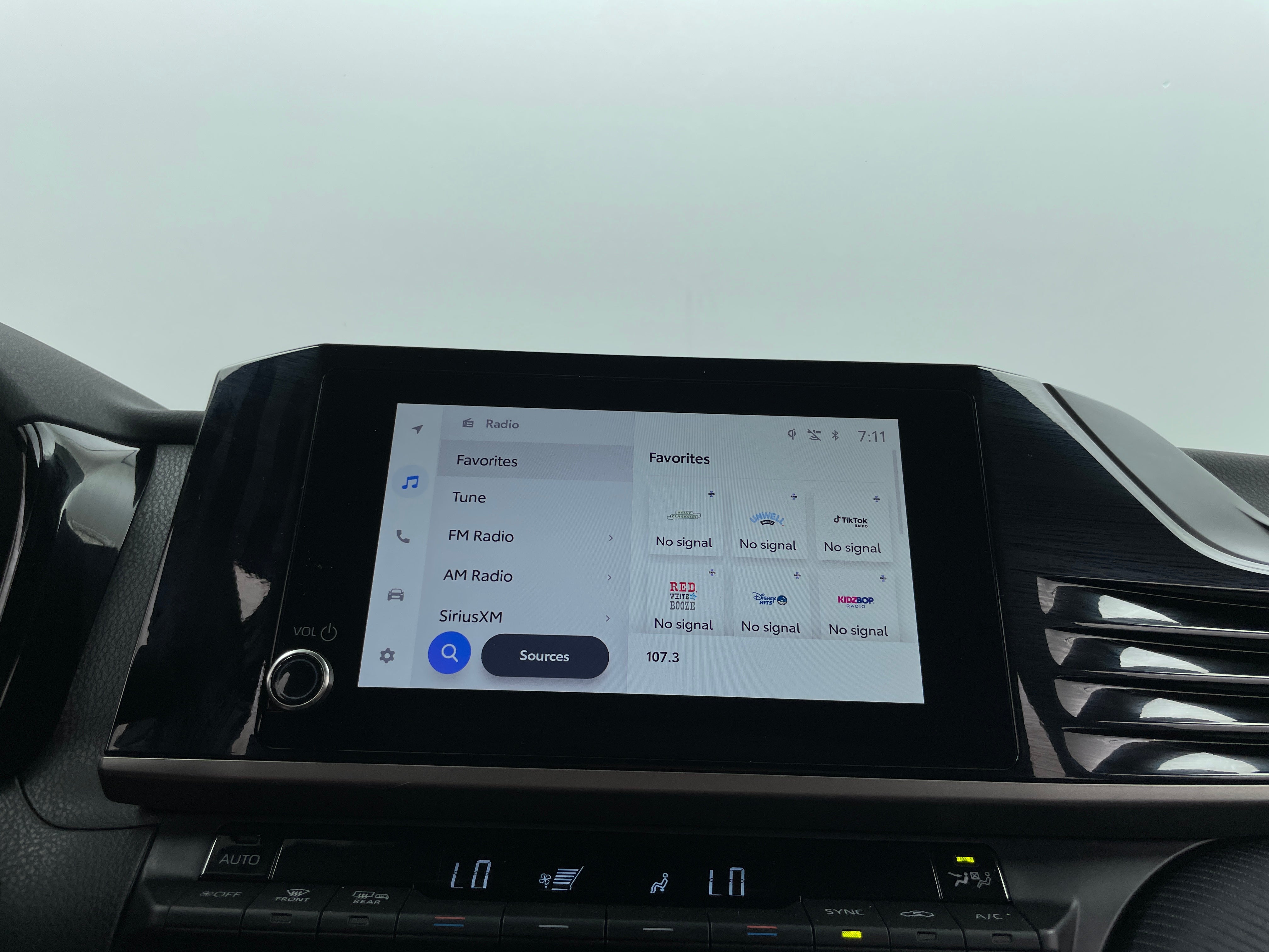 2025 Toyota Camry SE 3