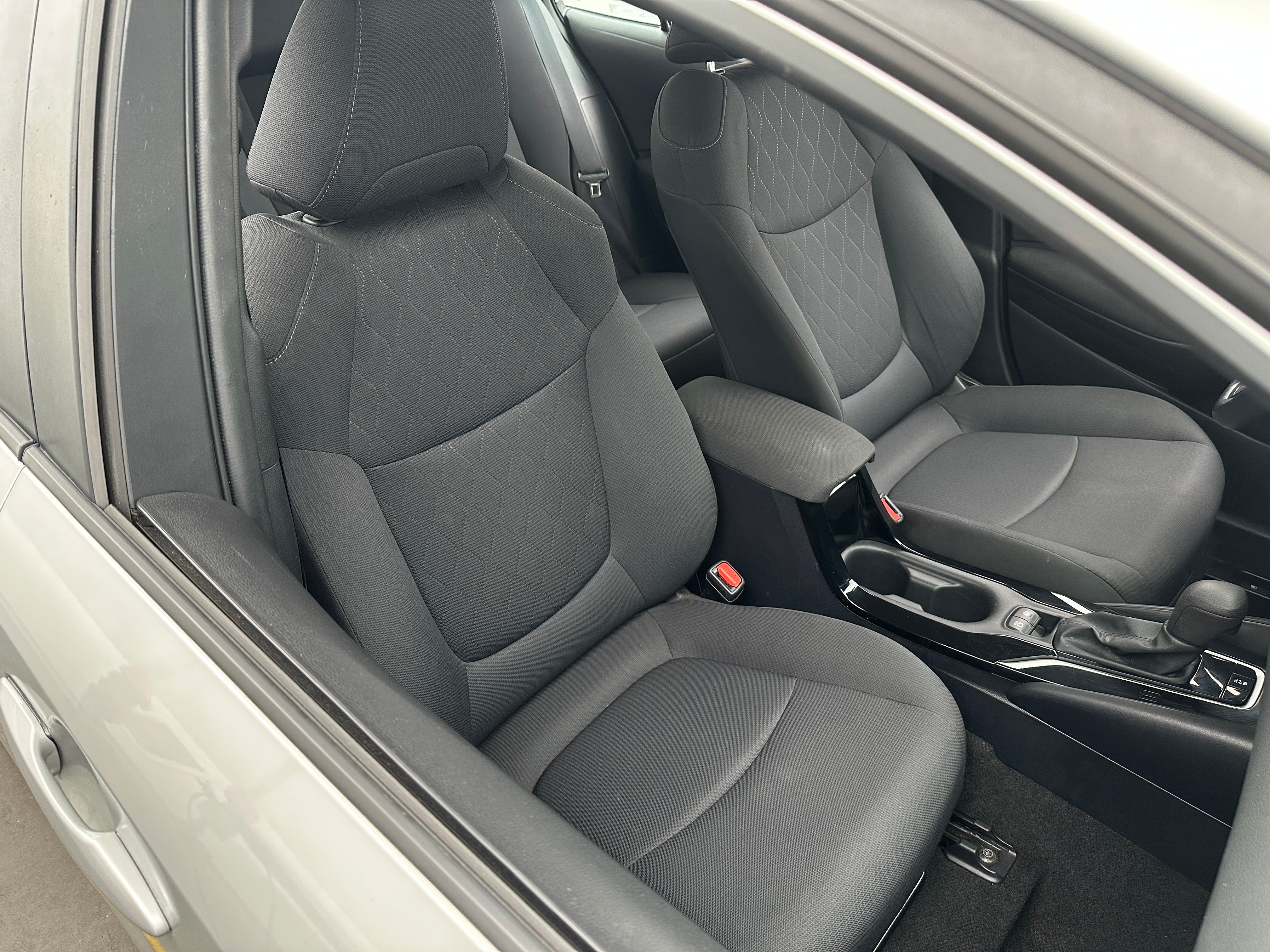 2022 Toyota Corolla LE 2