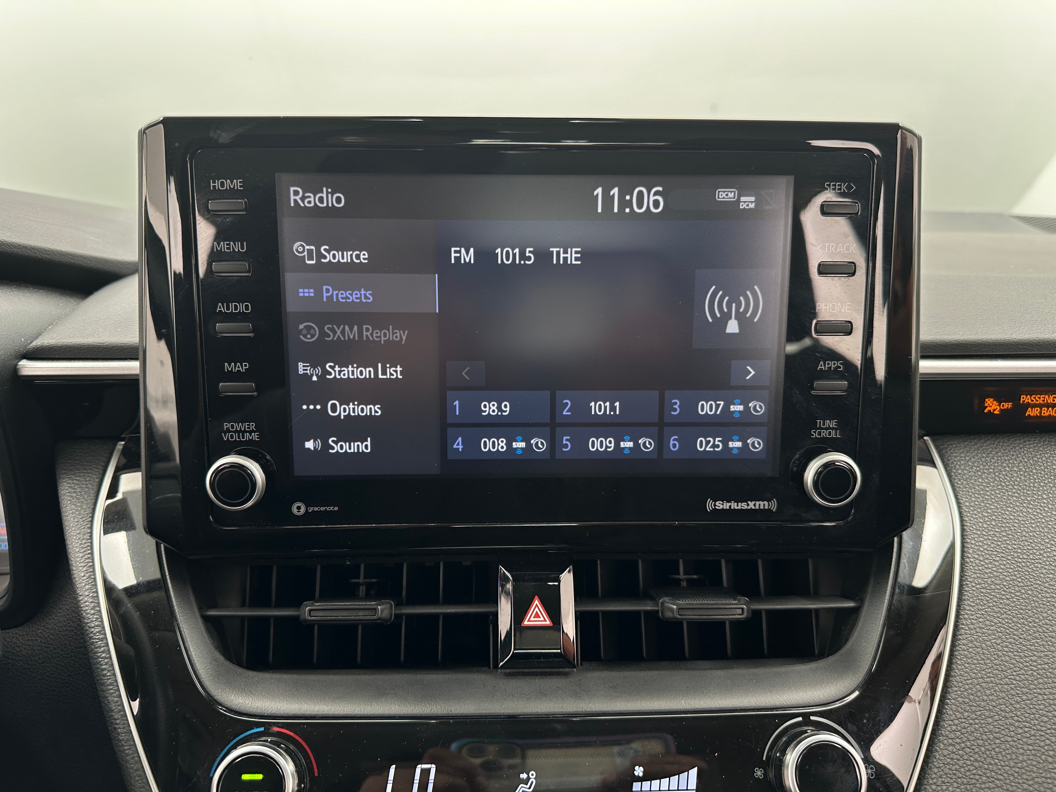 2022 Toyota Corolla LE 4
