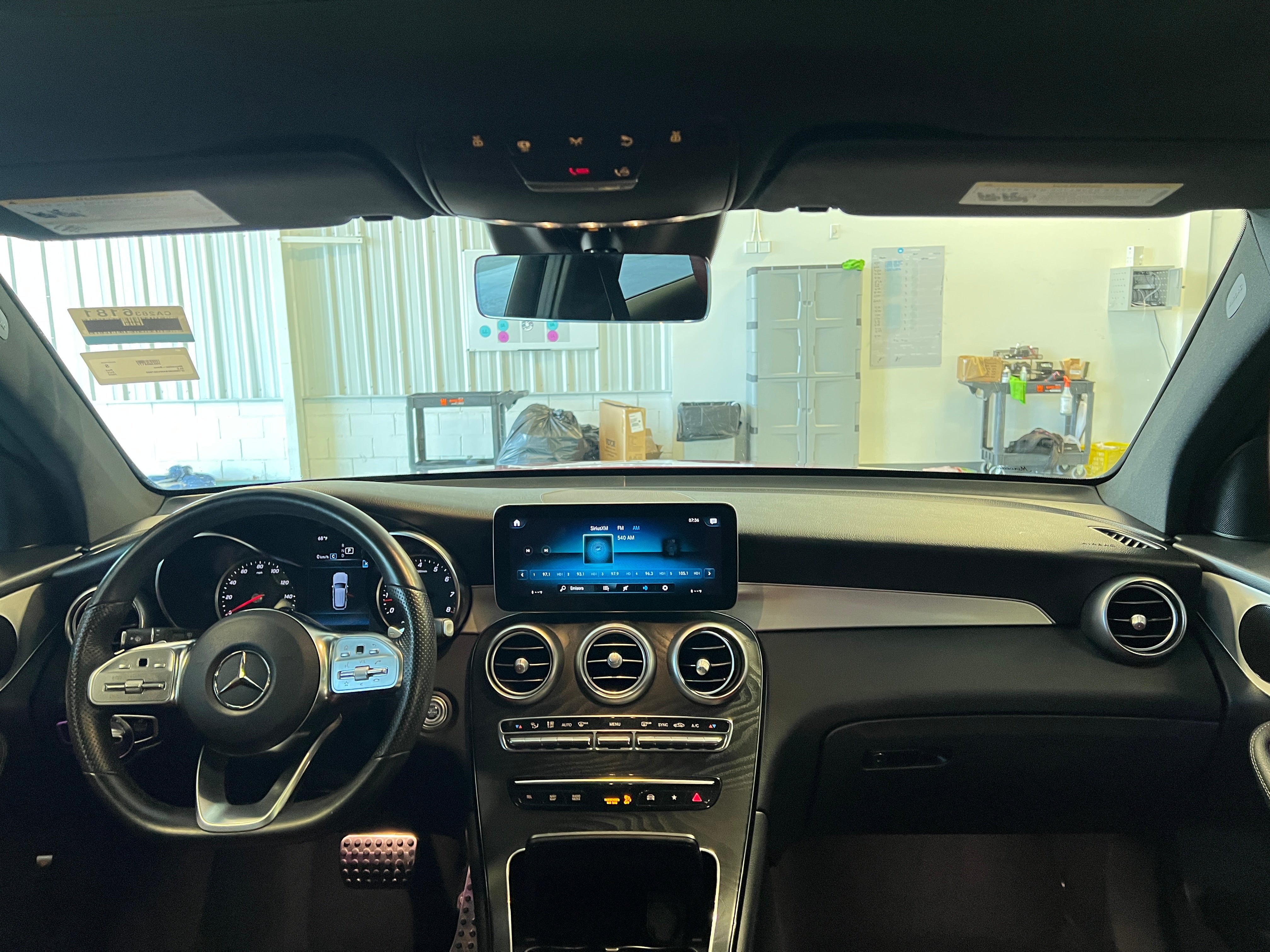 2022 Mercedes-Benz GLC 300 2