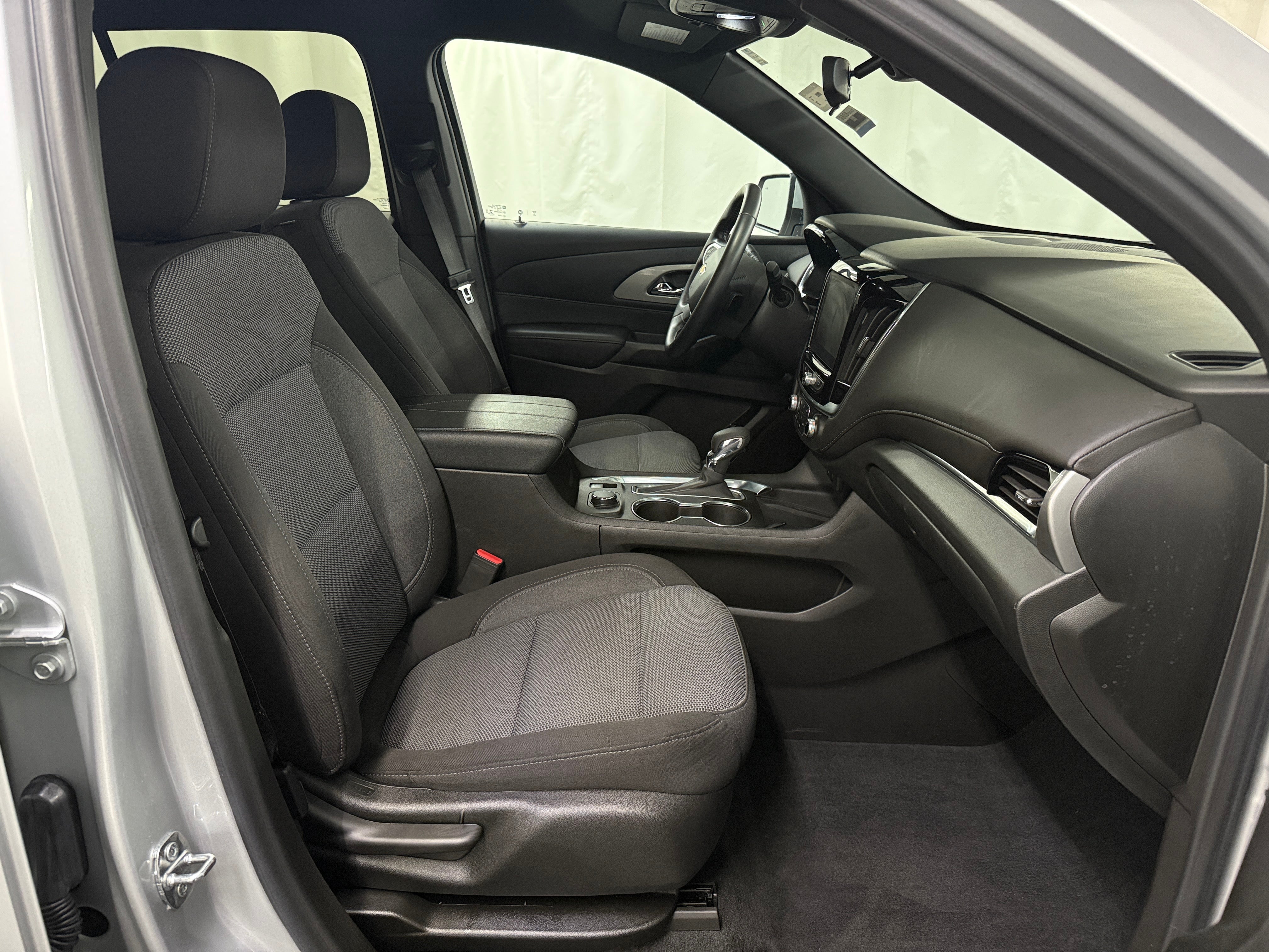 2022 Chevrolet Traverse LT 2