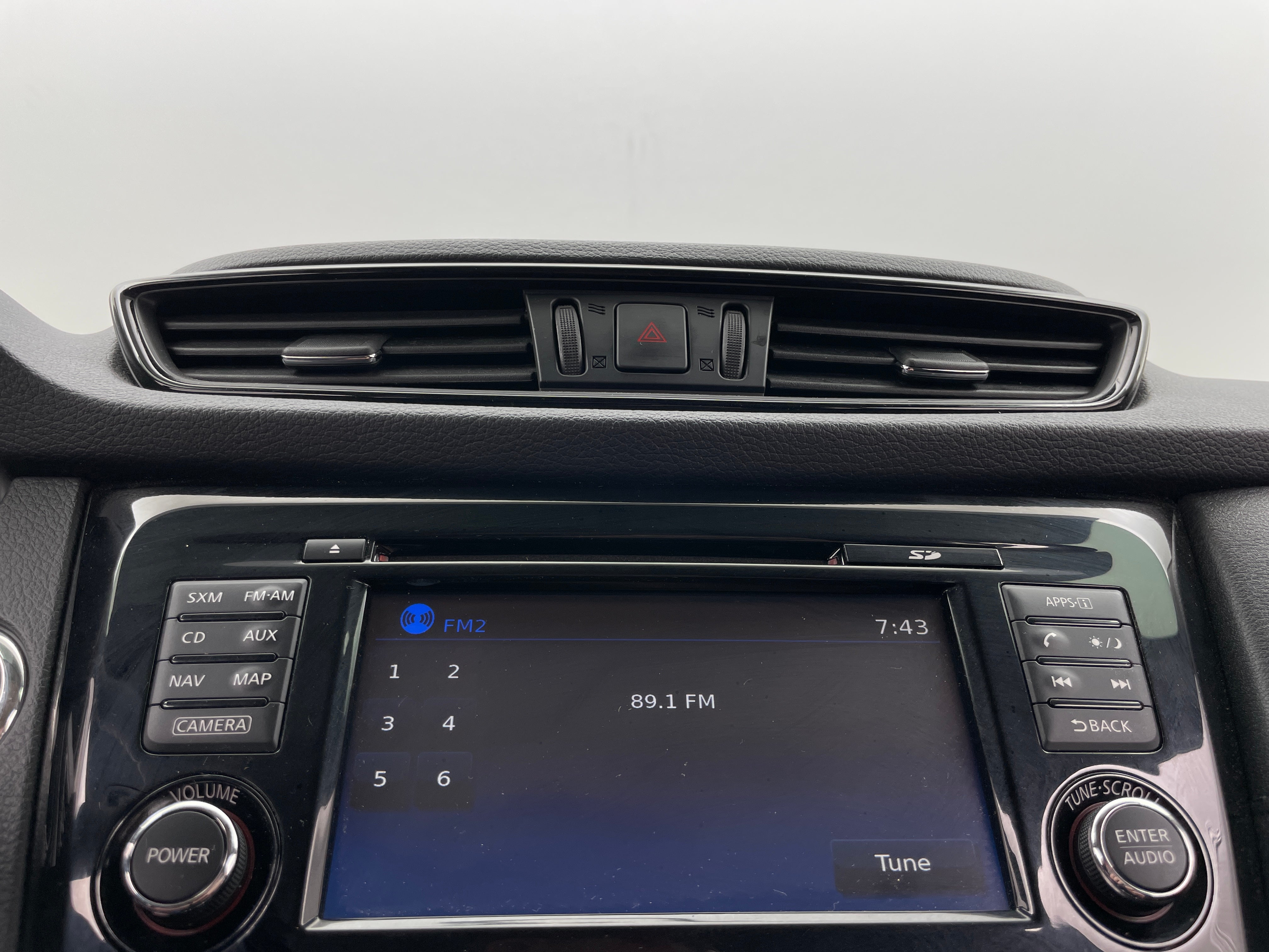 2017 Nissan Rogue SV 4