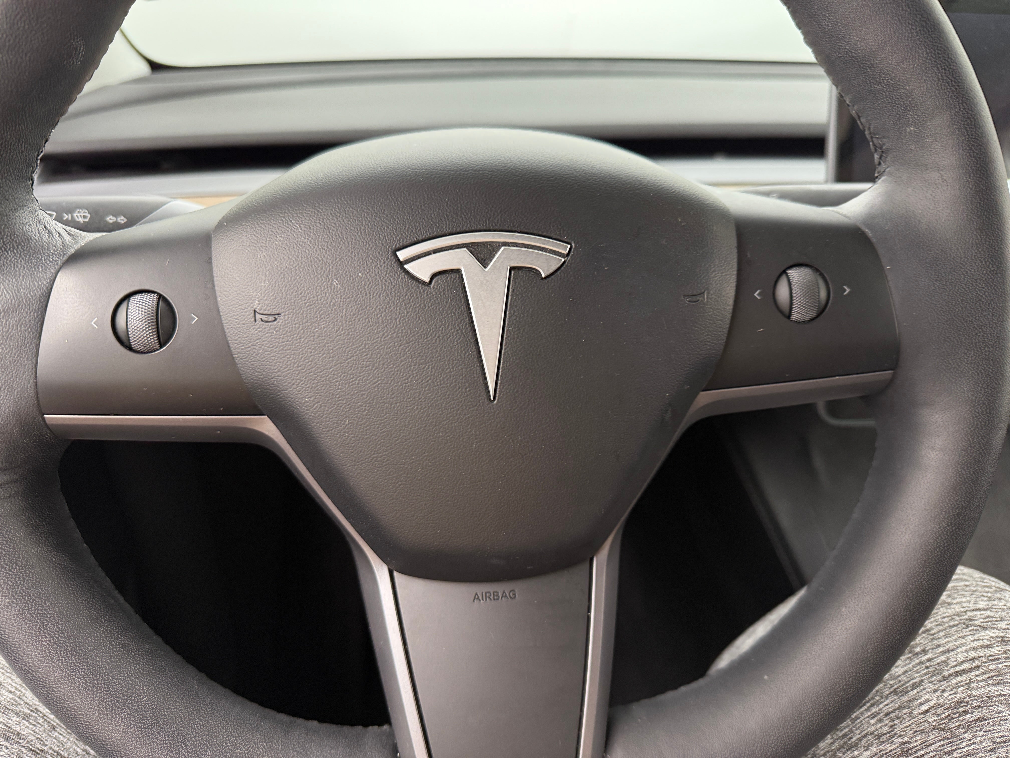 2022 Tesla Model Y Long Range 4