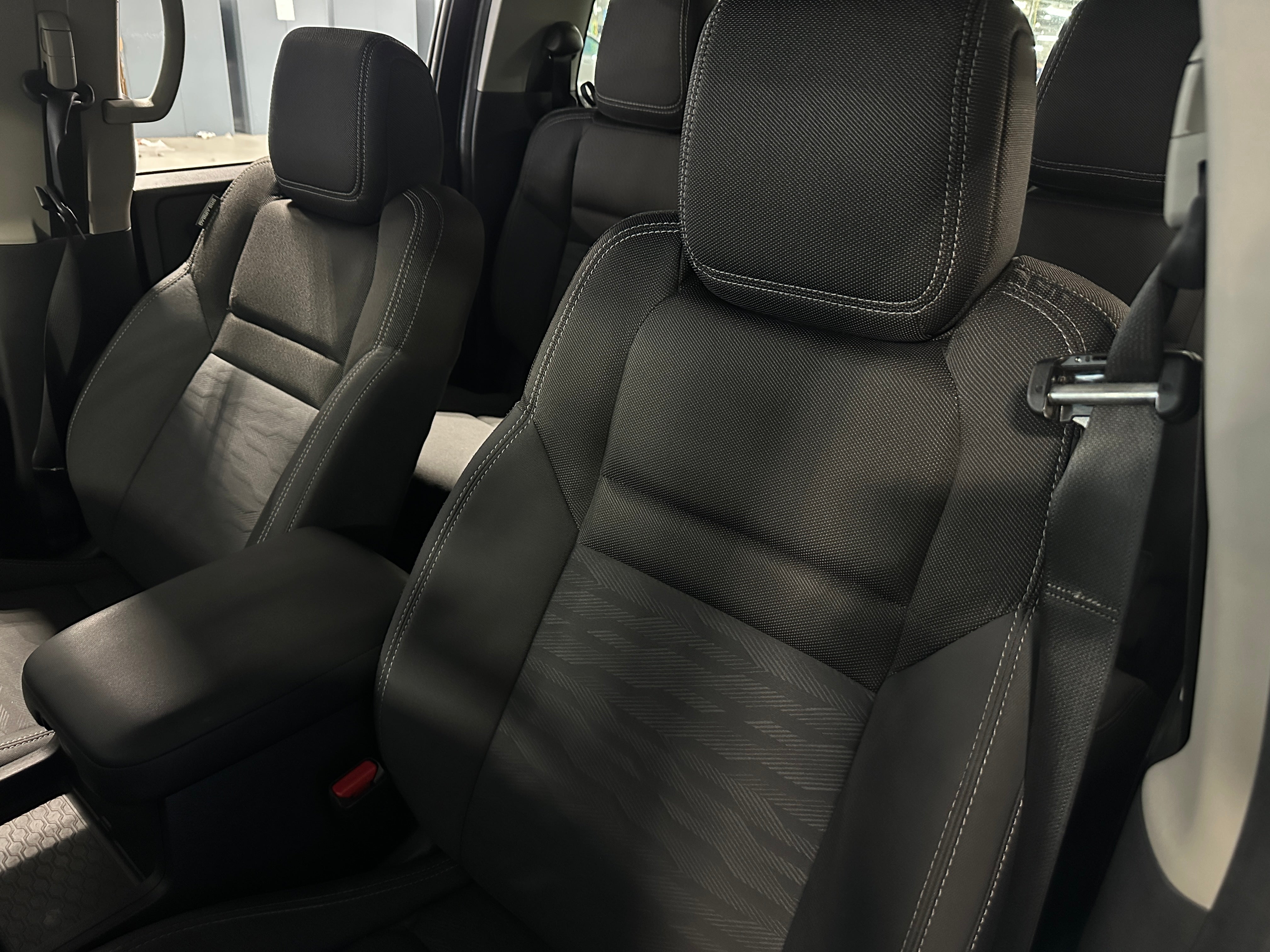 2022 Nissan Frontier SV 2