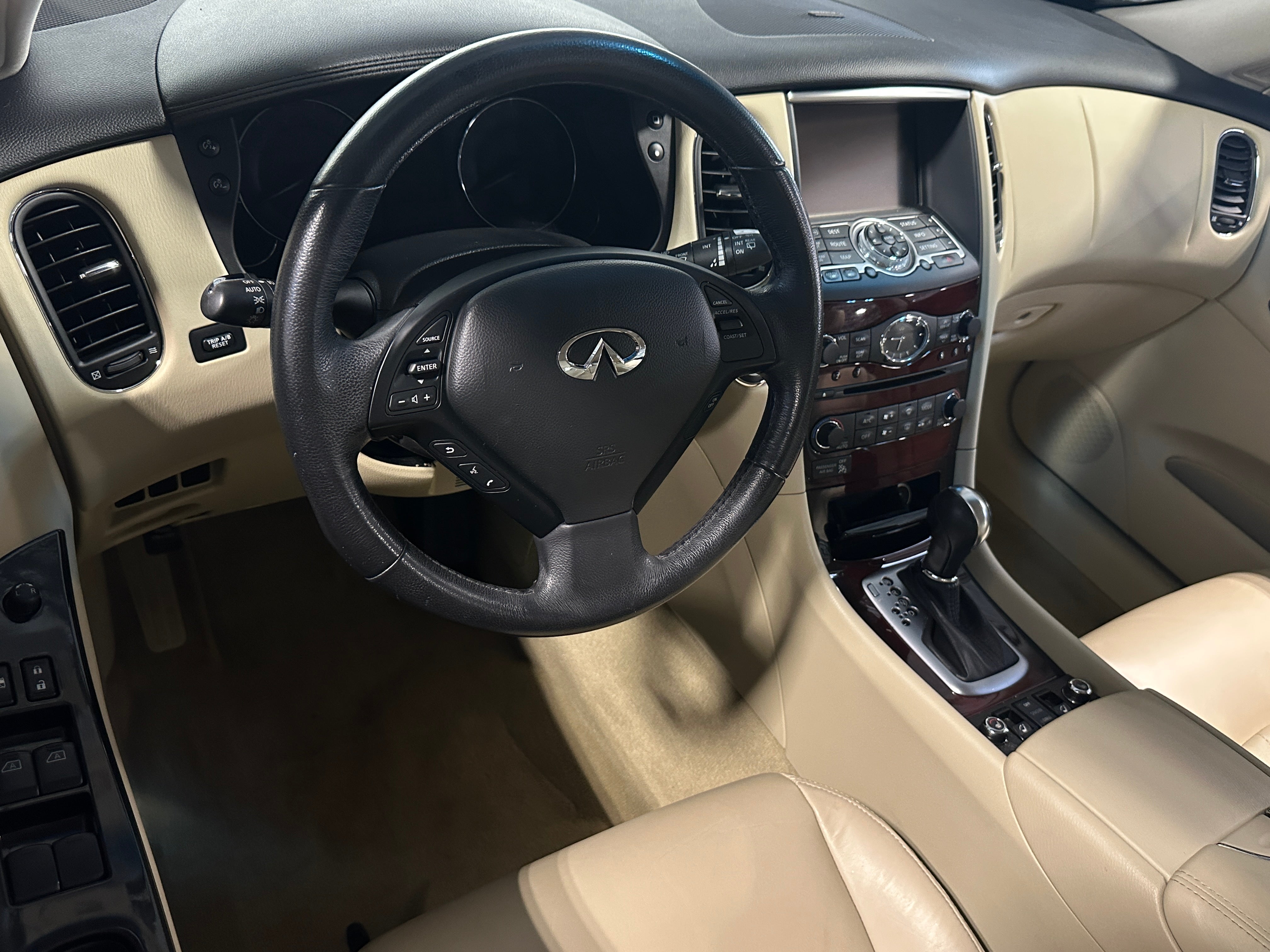 2016 INFINITI QX50 Base 2