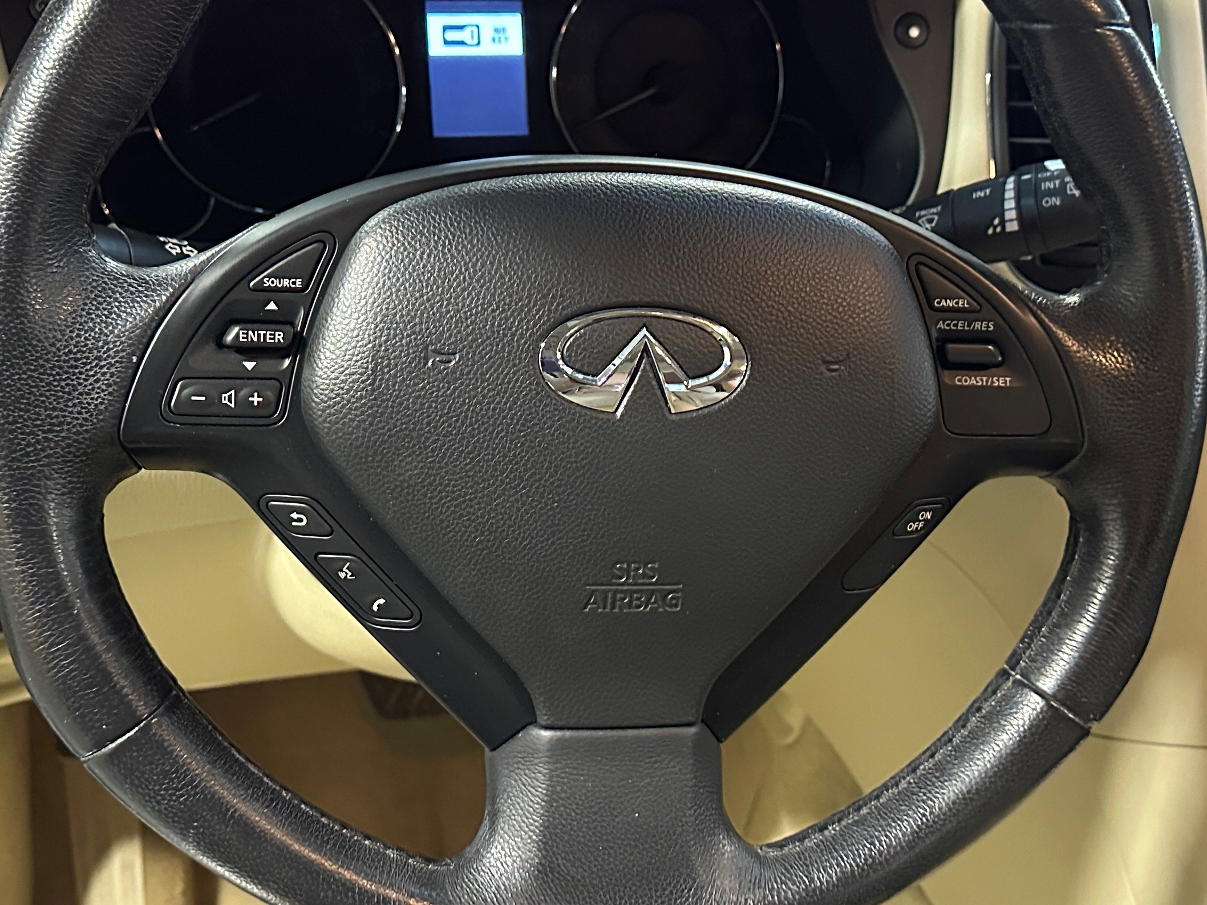 2016 INFINITI QX50 Base 4