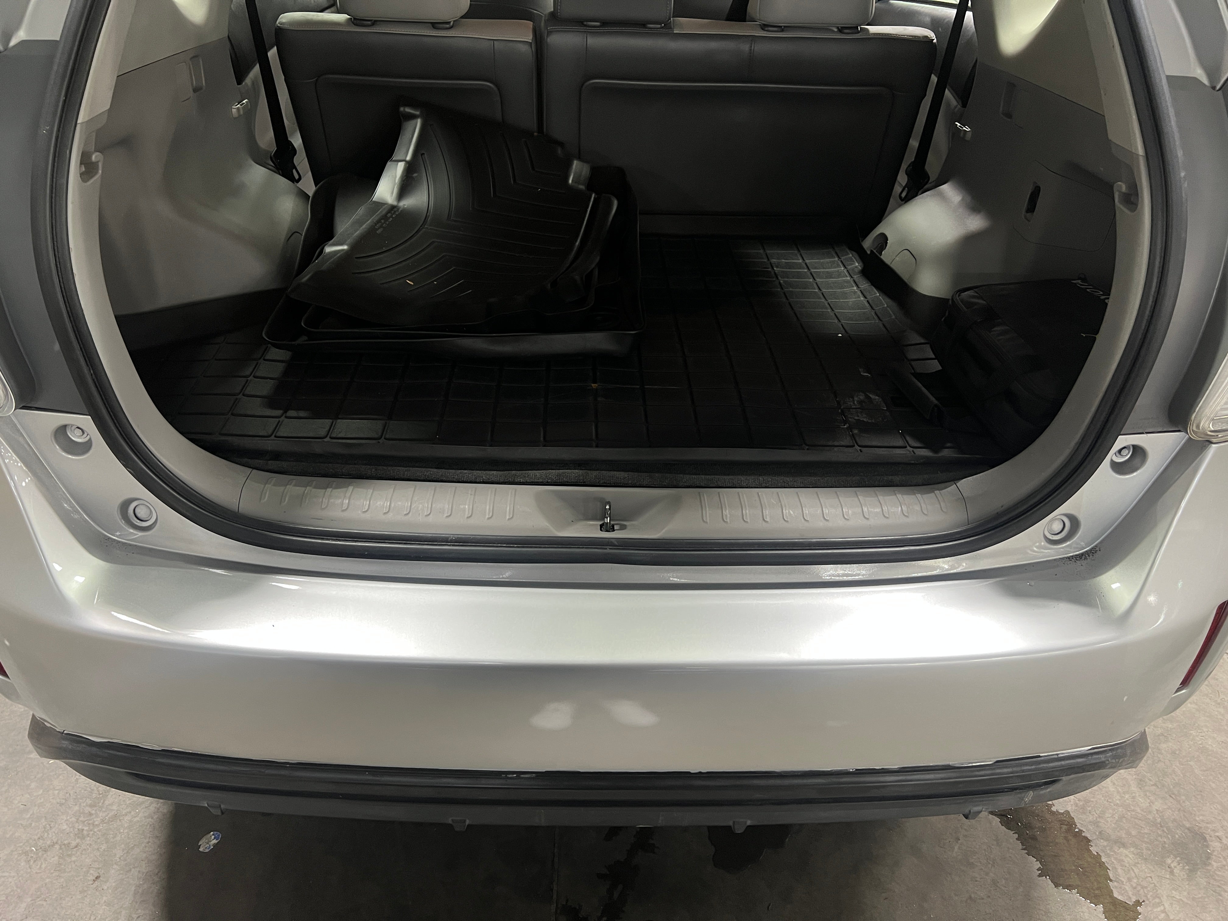 2015 Toyota Prius v Five 6