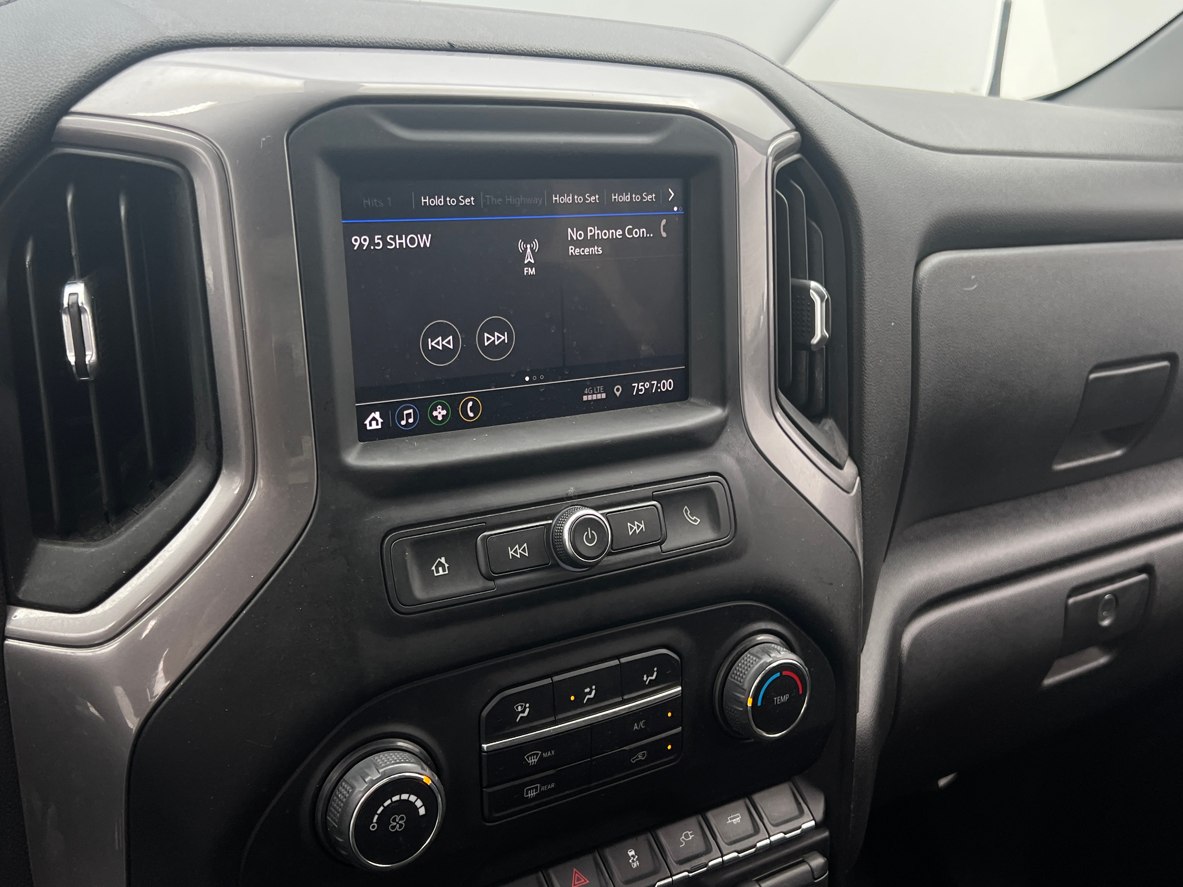 2022 Chevrolet Silverado 1500 Custom 4