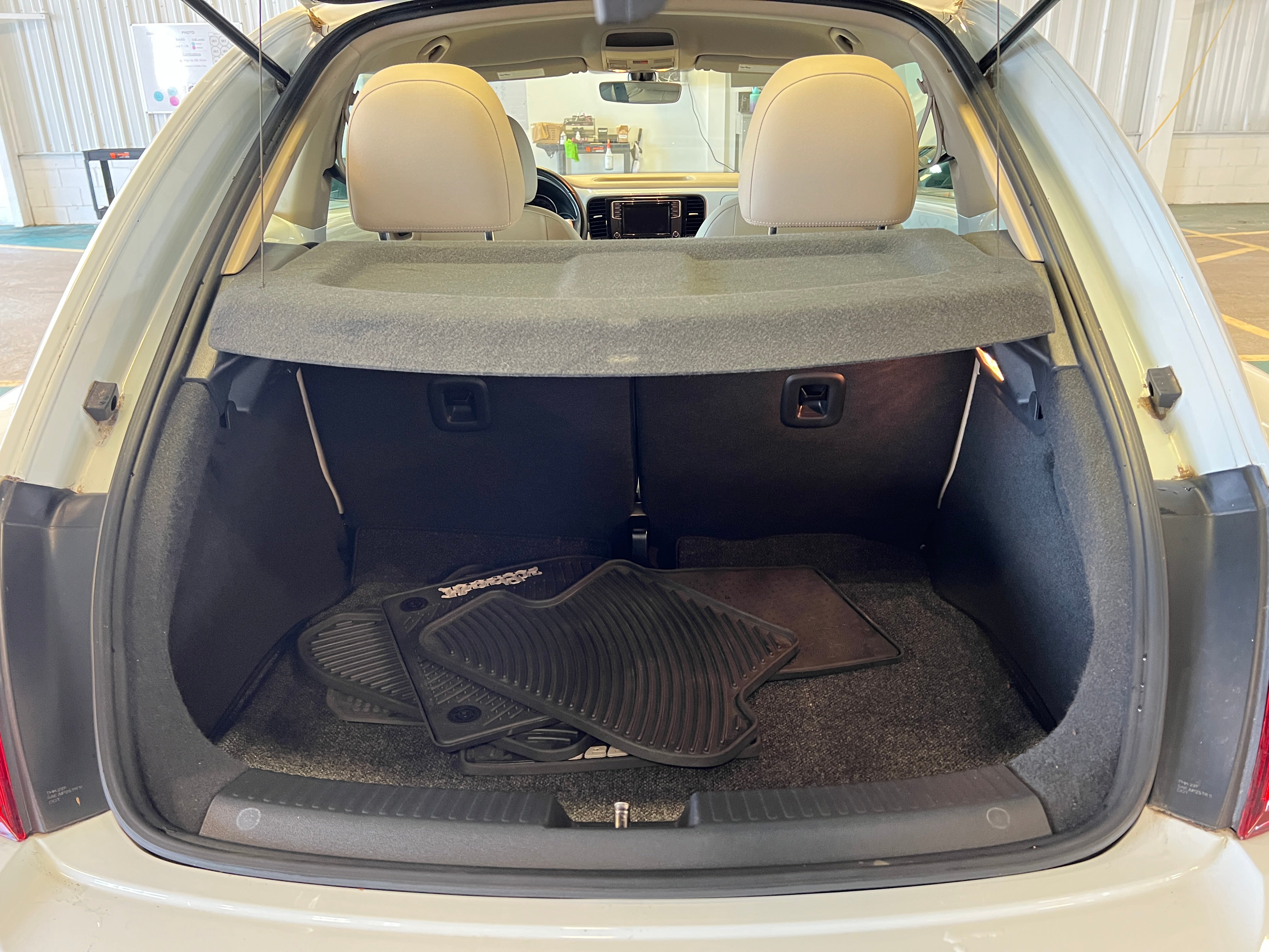 2017 Volkswagen Beetle SE 6