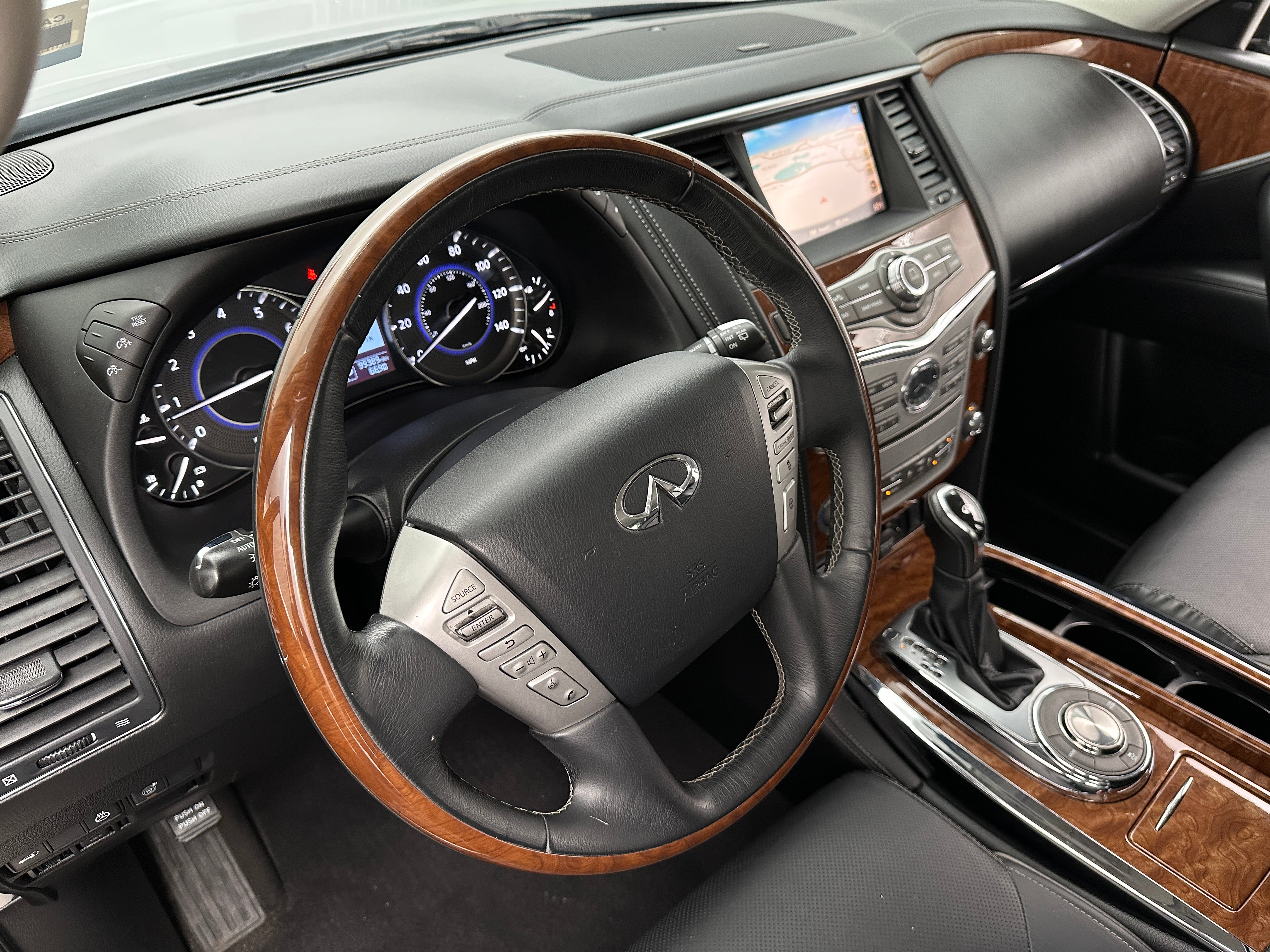 2019 INFINITI QX80 Luxe 4