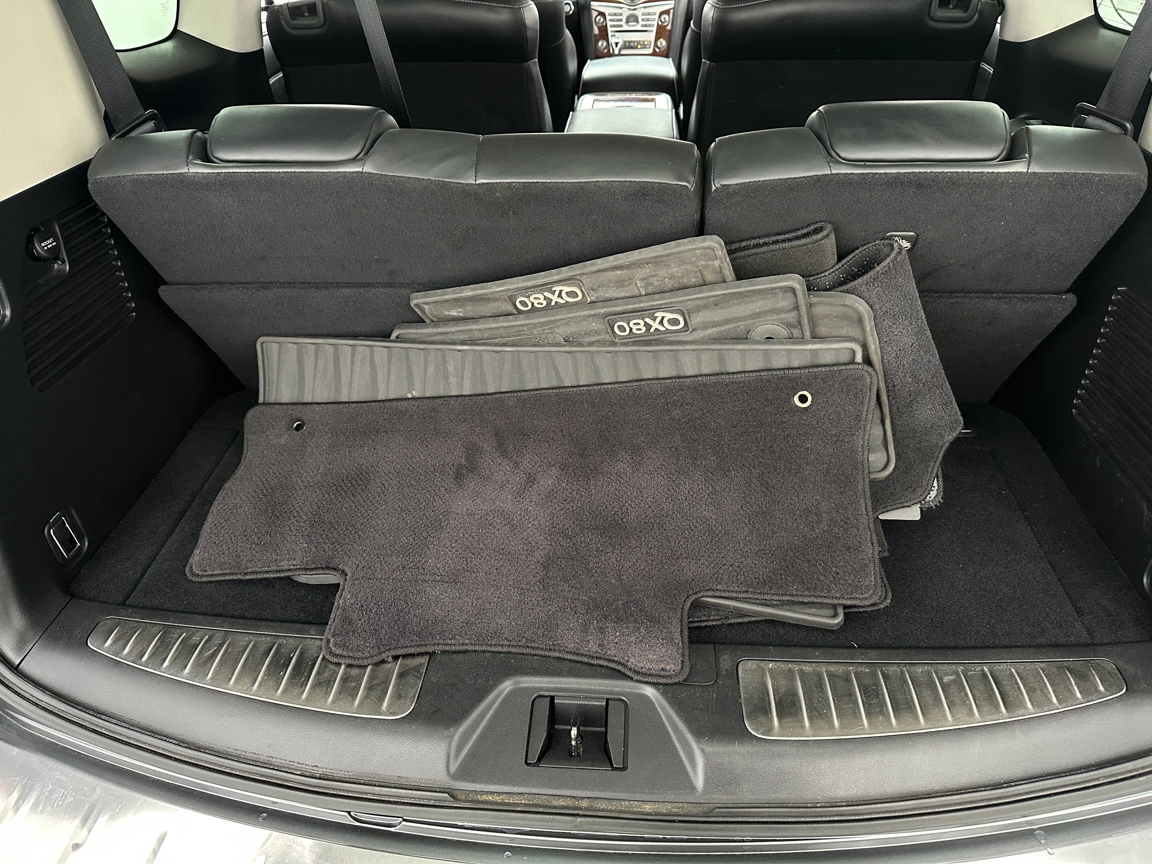 2019 INFINITI QX80 Luxe 6