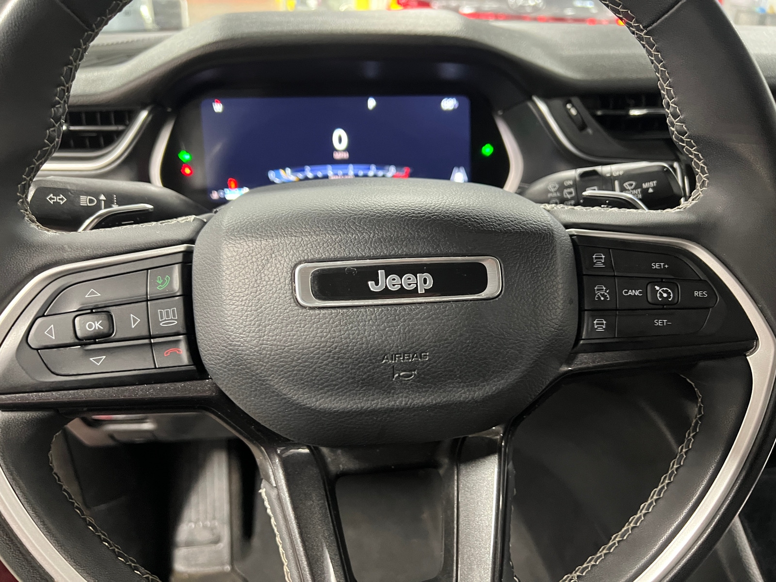 Thumbnail: 2023 Jeep Grand Cherokee L - 5