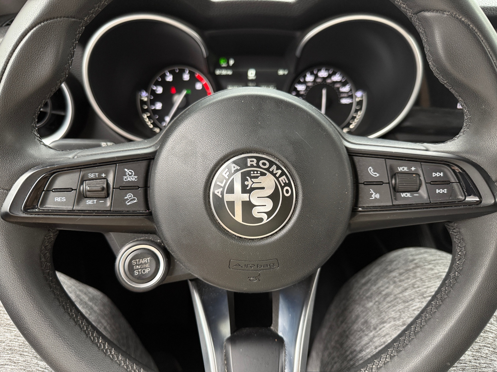Thumbnail: 2020 Alfa Romeo Stelvio - 4