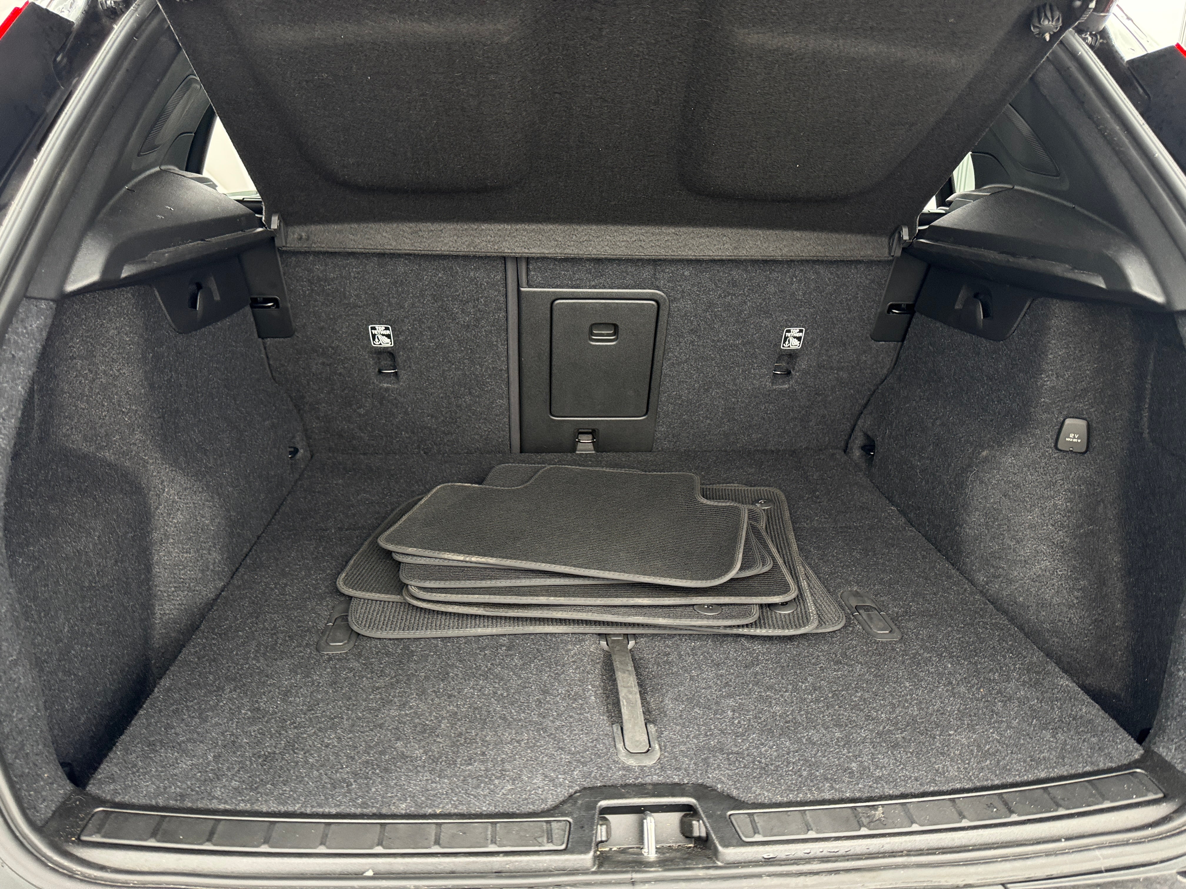 2022 Volvo XC40 T5 R-Design 6