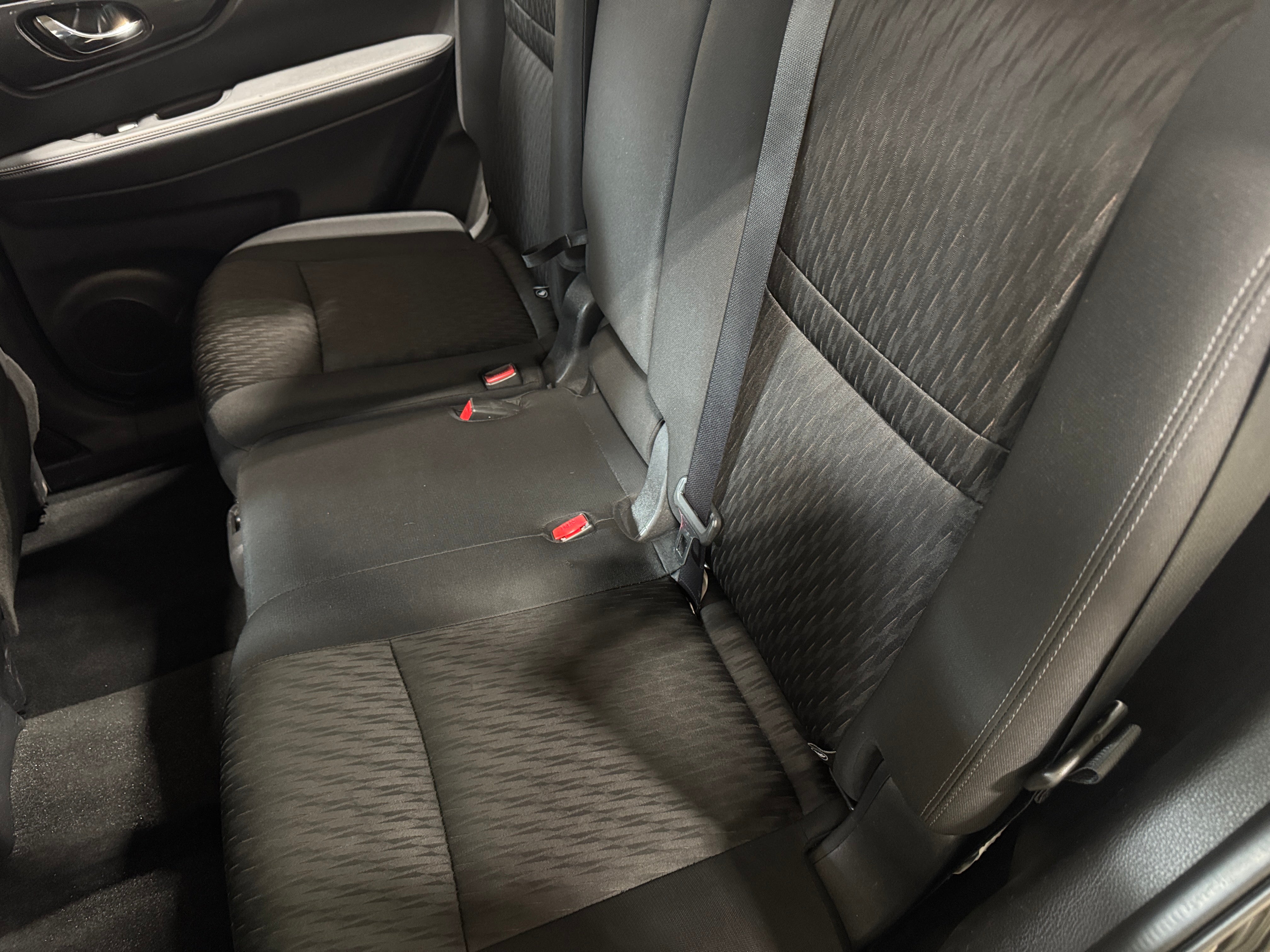 2019 Nissan Rogue SV 6