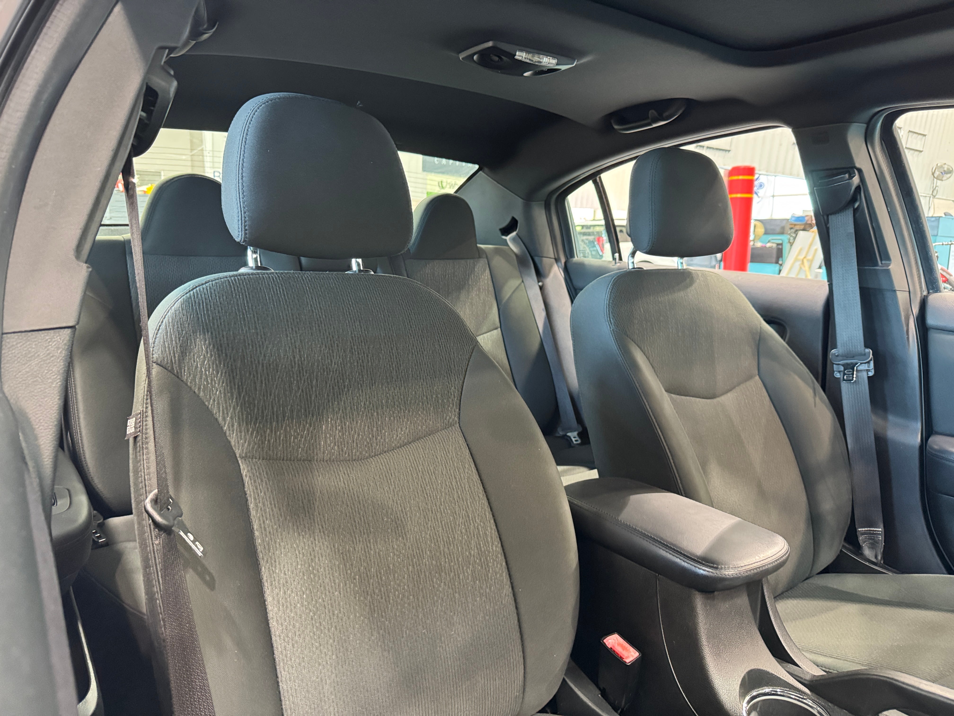 2012 Chrysler 200 Touring 2
