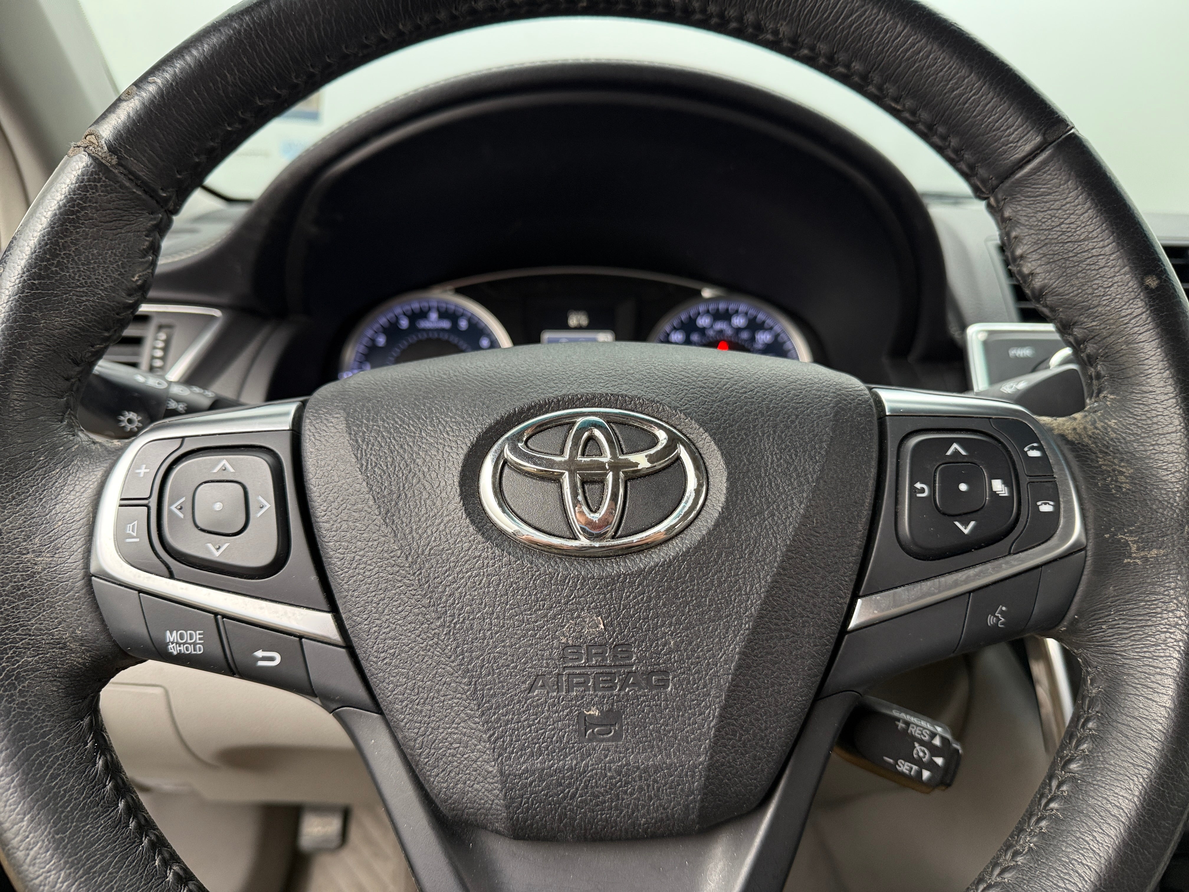 2017 Toyota Camry XLE 4