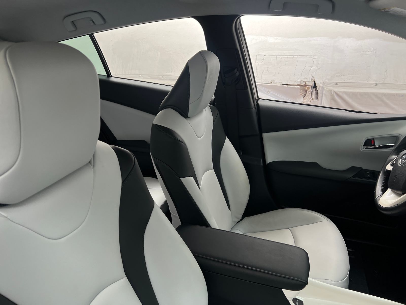 Thumbnail: 2017 Toyota Prius Prime - 2