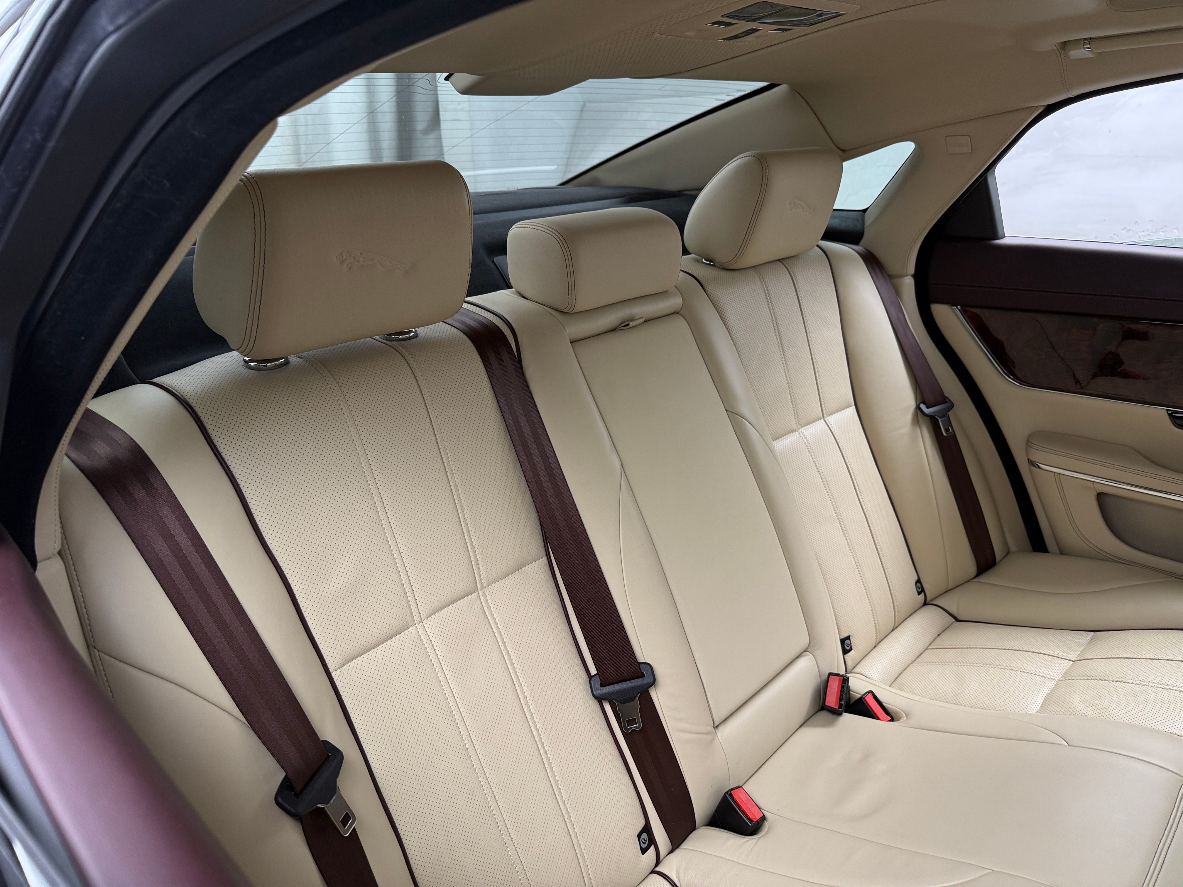 2011 Jaguar XJ R-Sport 5