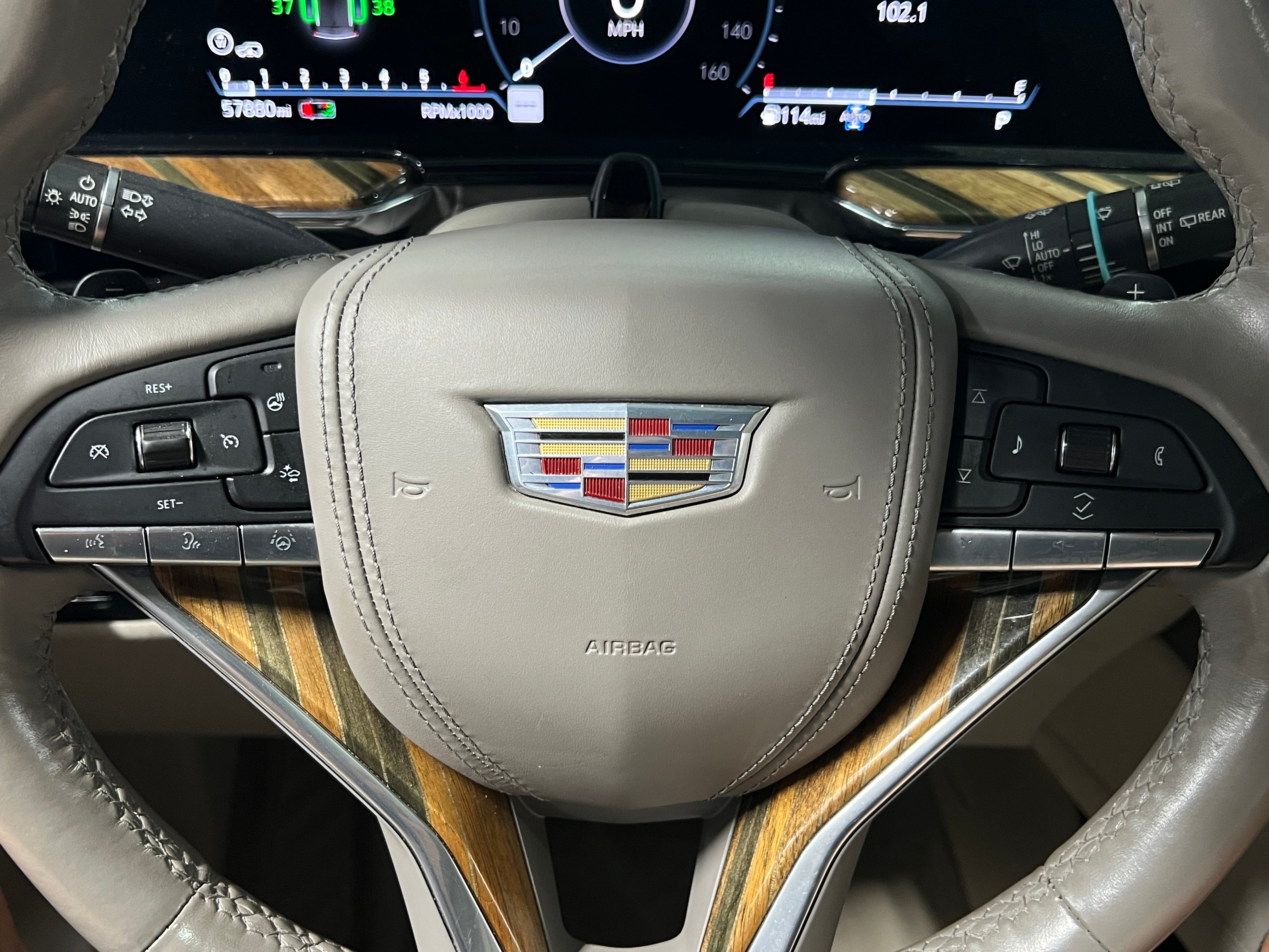 2021 Cadillac Escalade Premium Luxury Platinum 4