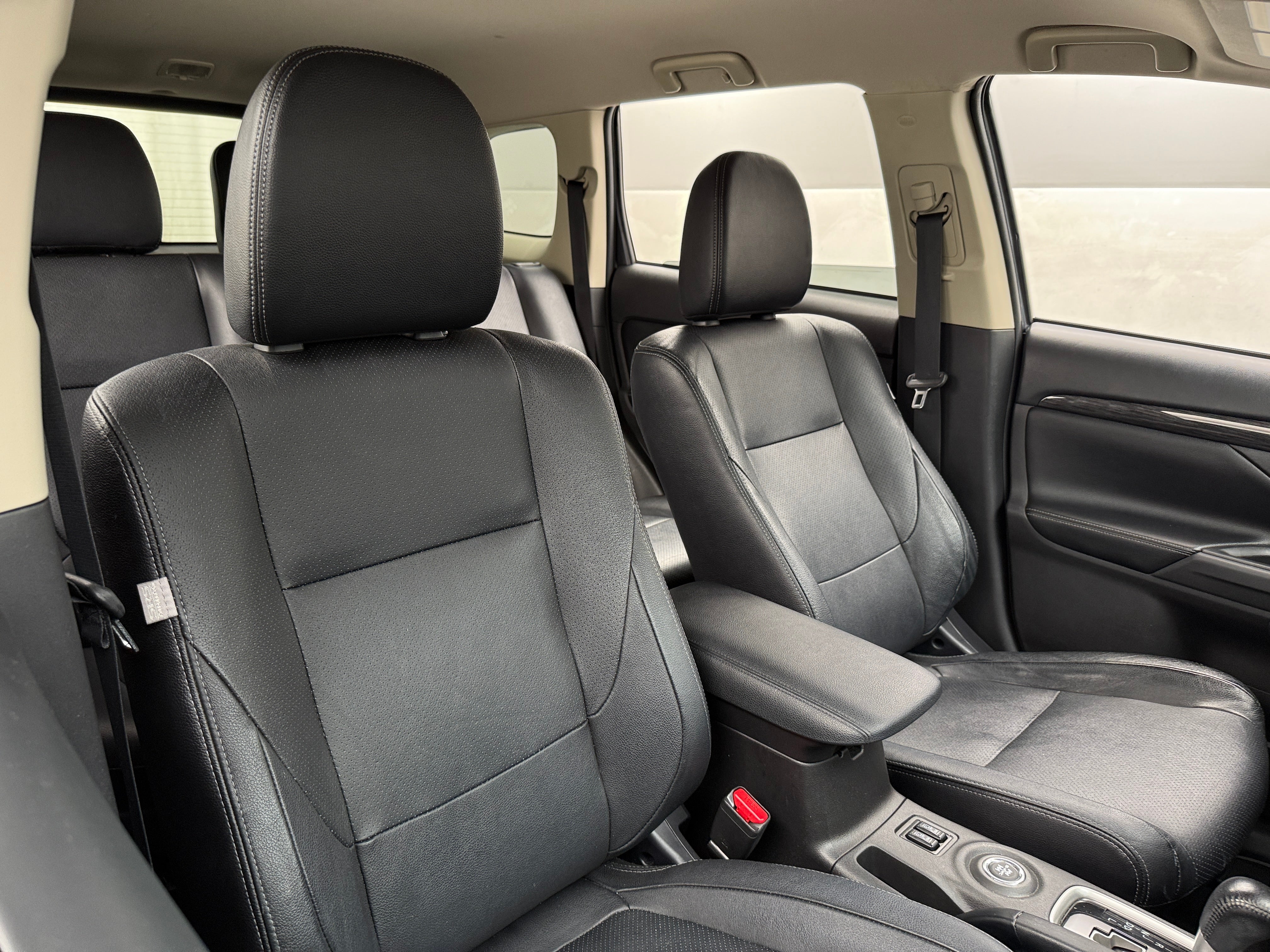 2016 Mitsubishi Outlander SEL 2
