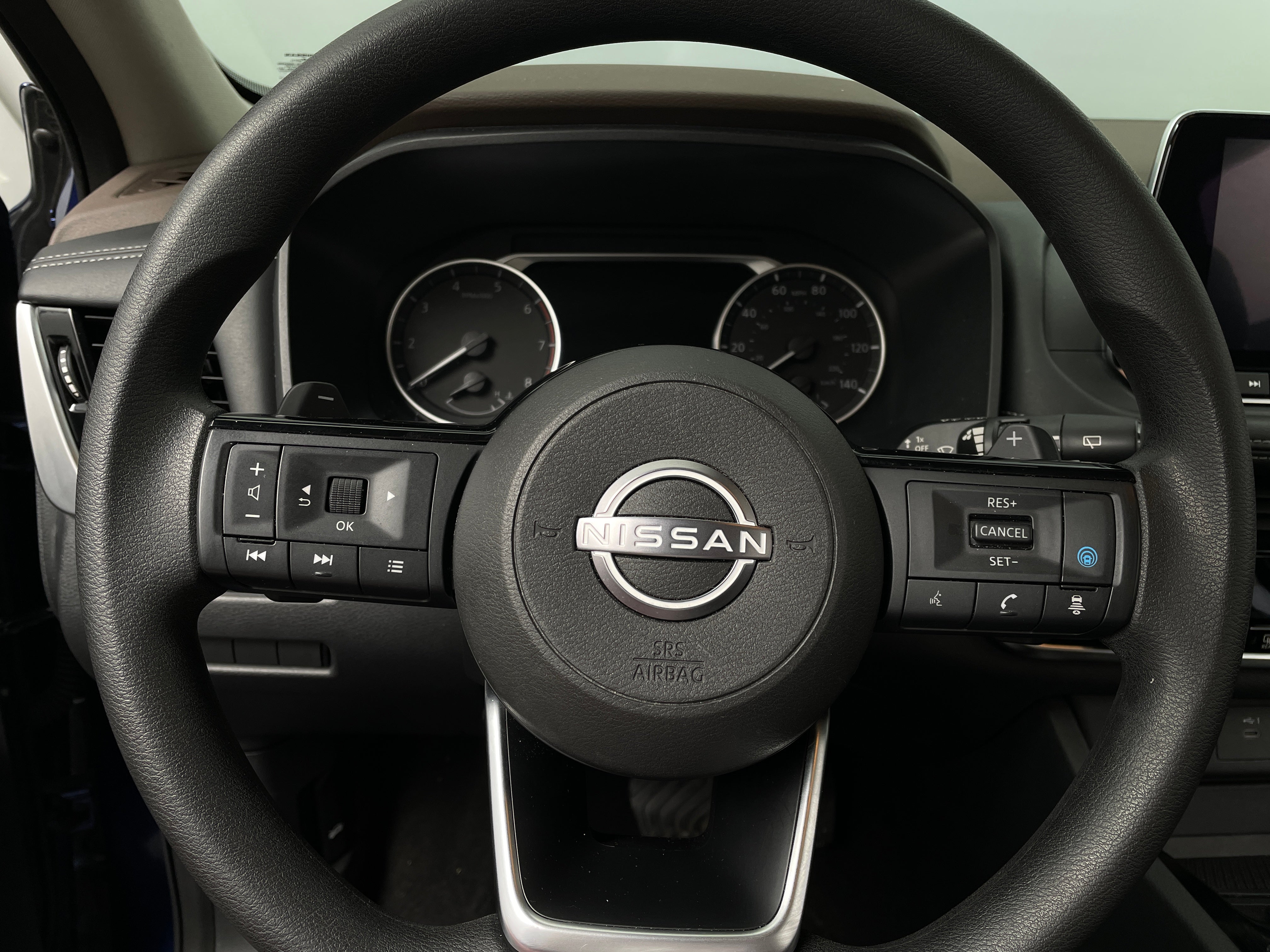 2022 Nissan Rogue SV 5