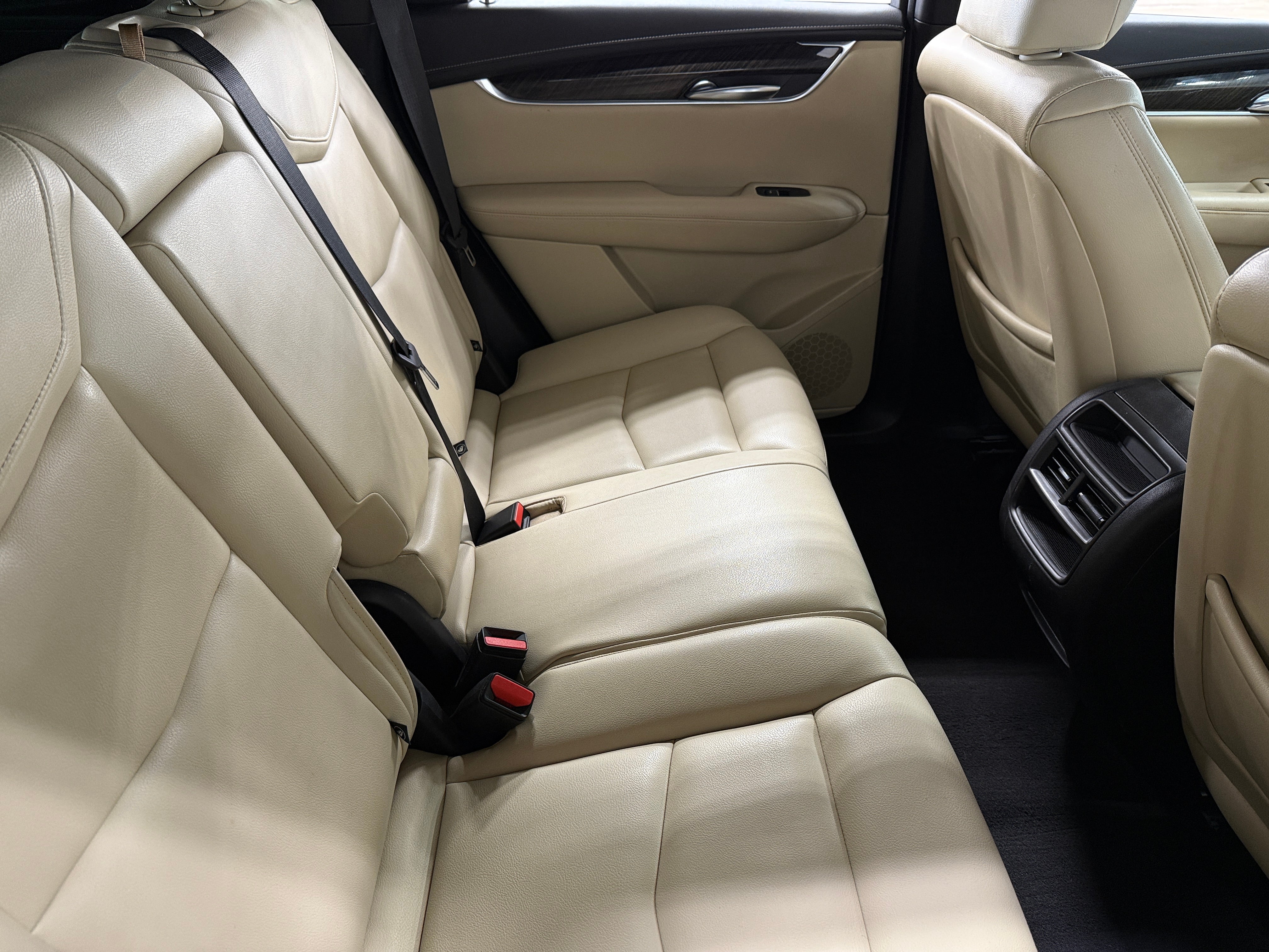 2019 Cadillac XT5 Base 5